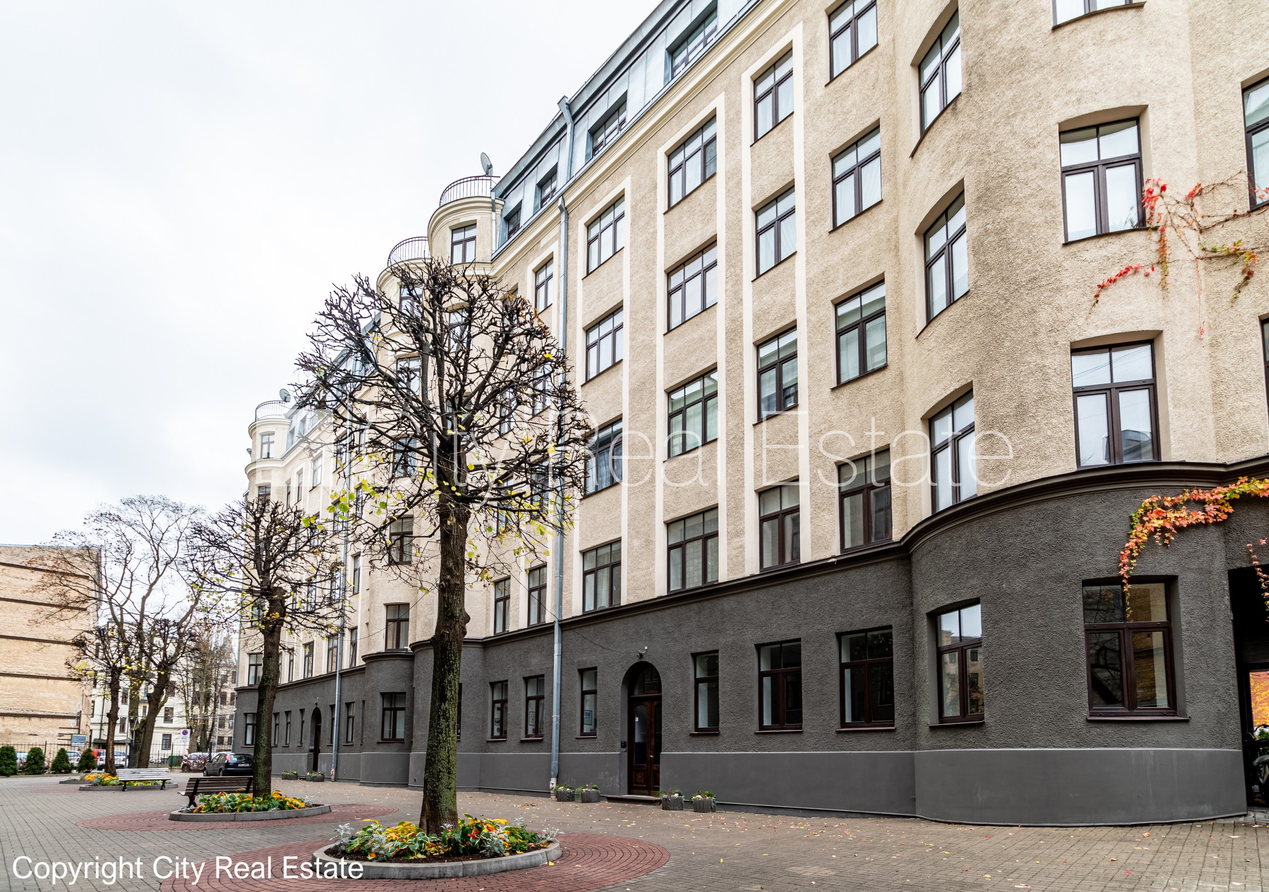 Sludinājumi. Projekts - Pulkveža Nams, pagalma ēka, renovēta māja, labiekārtots apzaļumots pagalms, slēgts Cena: 295000 EUR Foto #24