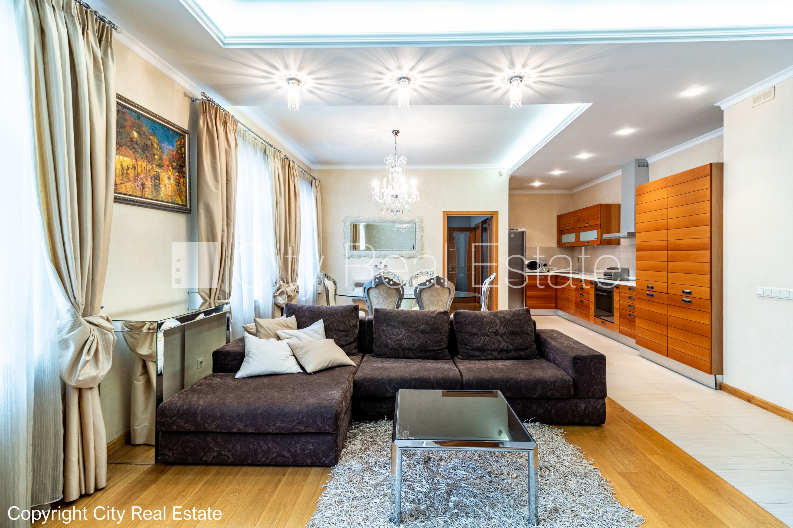 Sludinājumi. Projekts - Pulkveža Nams, pagalma ēka, renovēta māja, labiekārtots apzaļumots pagalms, slēgts Cena: 295000 EUR Foto #2