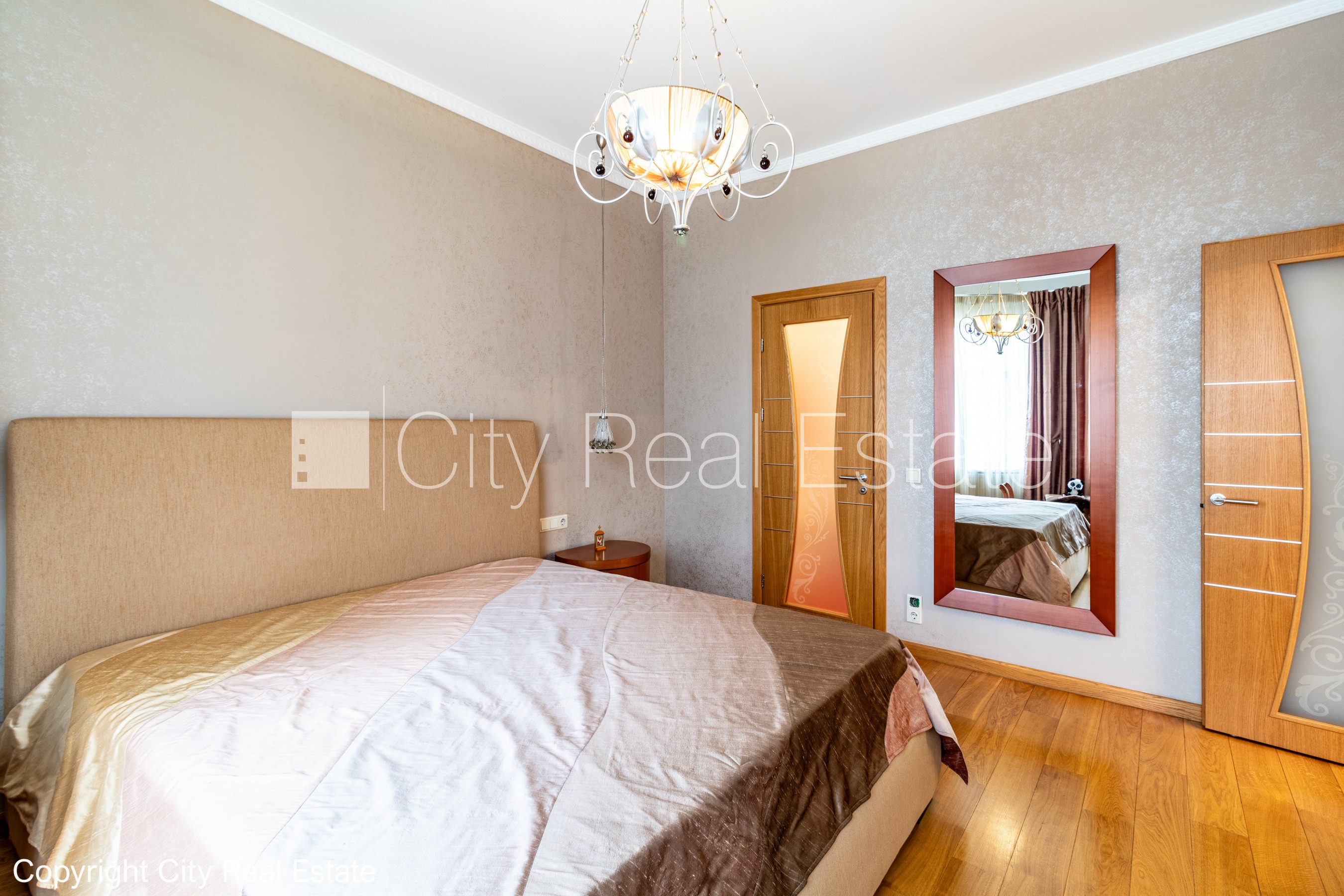 Sludinājumi. Projekts - Pulkveža Nams, pagalma ēka, renovēta māja, labiekārtots apzaļumots pagalms, slēgts Cena: 295000 EUR Foto #7