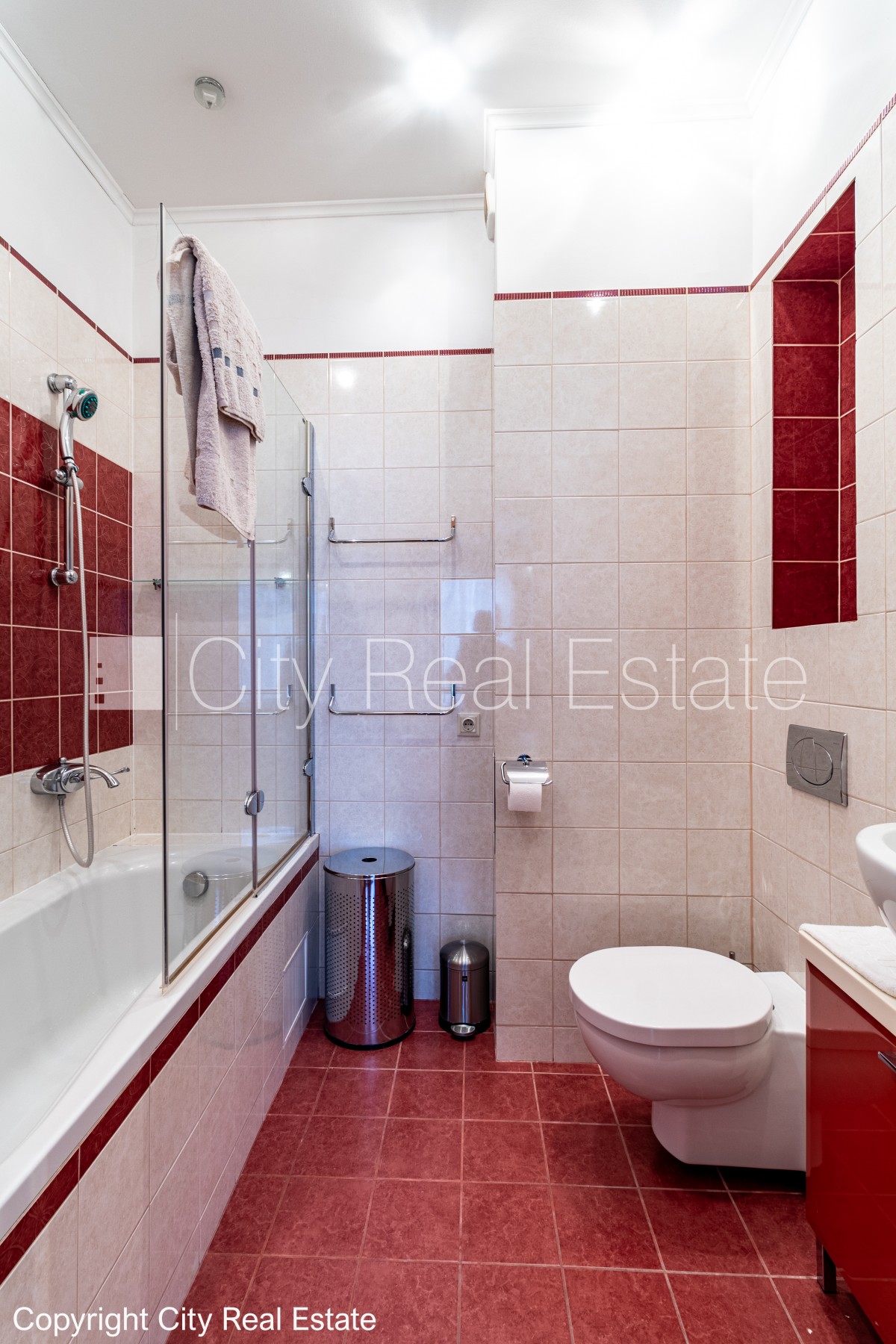 Sludinājumi. Projekts - Pulkveža Nams, pagalma ēka, renovēta māja, labiekārtots apzaļumots pagalms, slēgts Cena: 295000 EUR Foto #8