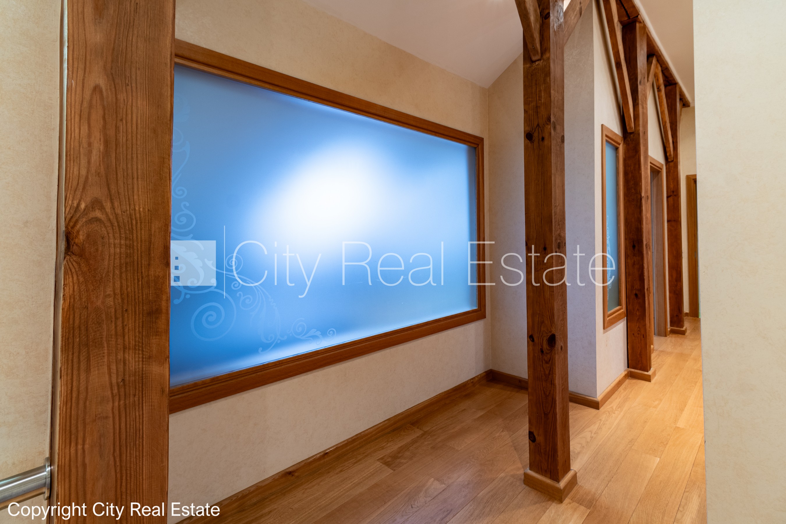 Sludinājumi. Projekts - Pulkveža Nams, pagalma ēka, renovēta māja, labiekārtots apzaļumots pagalms, slēgts Cena: 295000 EUR Foto #12