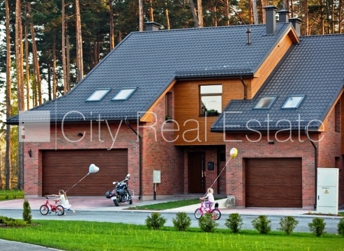 Sludinājumi. Projekts - Apogi, rindu māja, jaunceltne, labiekārtota apzaļumota teritorija, garāža vienai Cena: 270000 EUR Foto #1