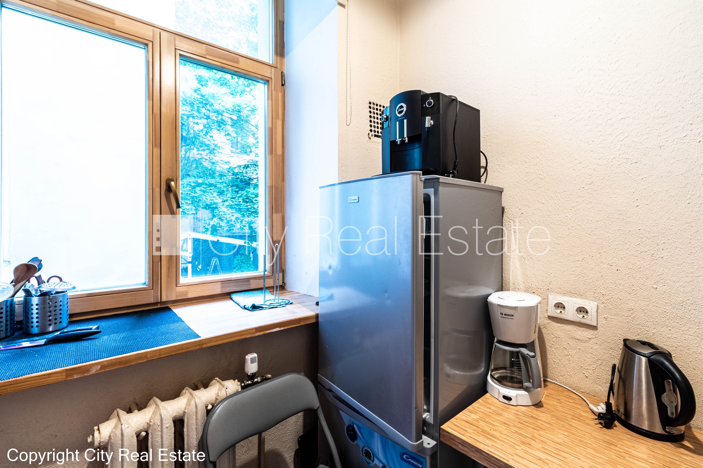 Sludinājumi. Pagalma ēka, renovēta māja, labiekārtots apzaļumots pagalms, slēgts pagalms, vieta automašīnai, Cena: 630 EUR/mēn Foto #10