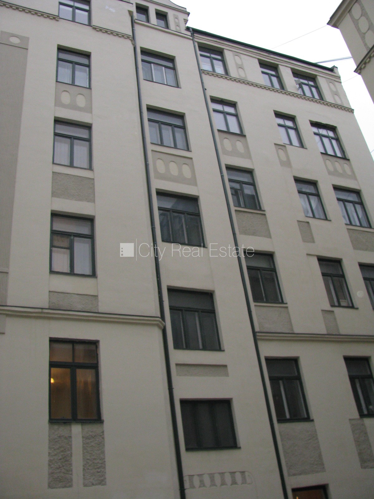 Sludinājumi. Pagalma ēka, renovēta māja, labiekārtots apzaļumots pagalms, slēgts pagalms, vieta automašīnai, Cena: 630 EUR/mēn Foto #16