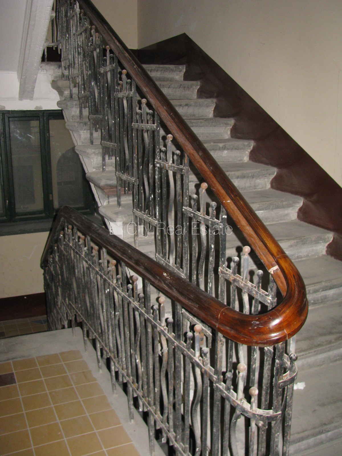 Sludinājumi. Pagalma ēka, renovēta māja, labiekārtots apzaļumots pagalms, slēgts pagalms, vieta automašīnai, Cena: 630 EUR/mēn Foto #15