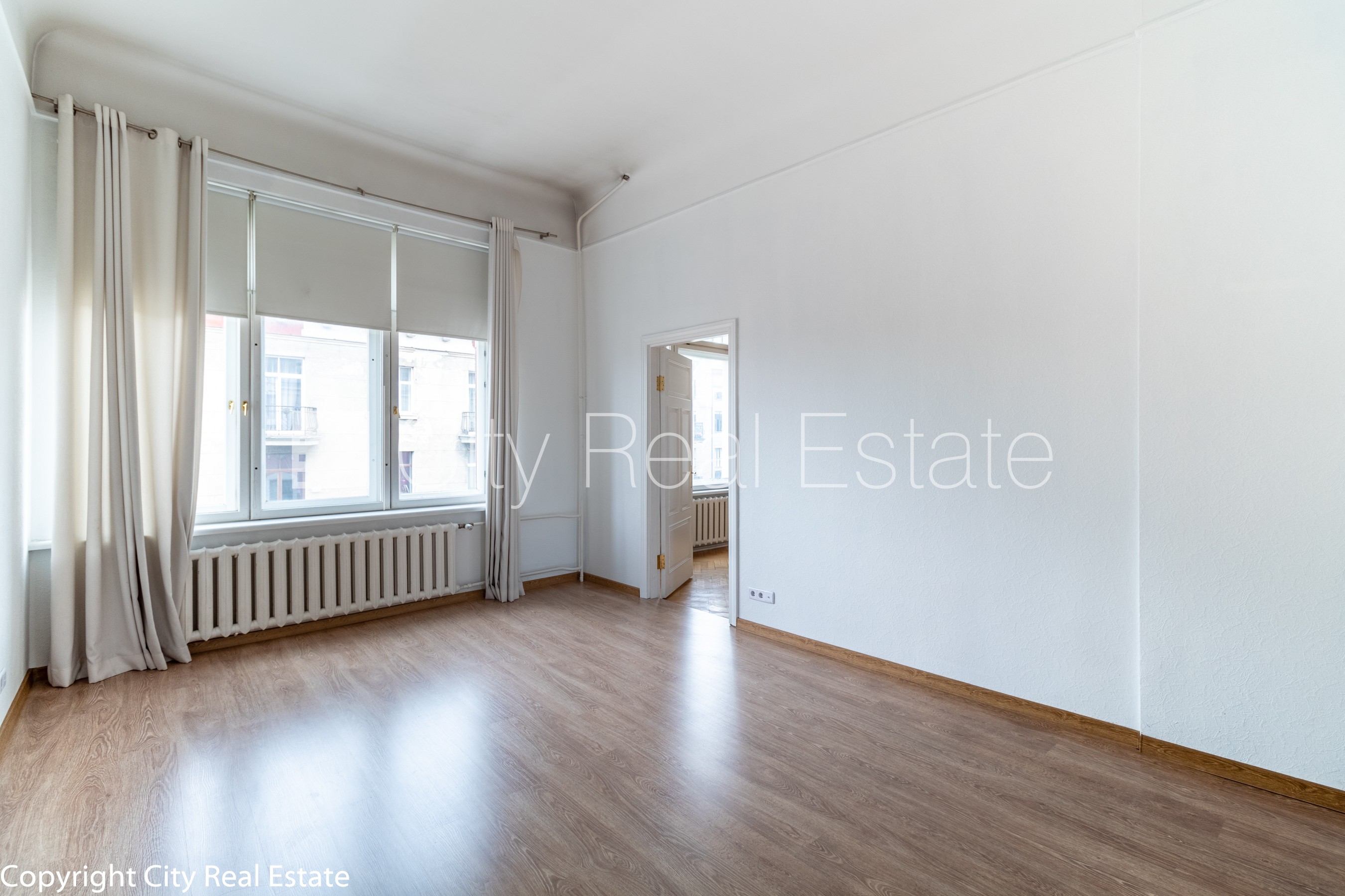 Sludinājumi. Fasādes māja, renovēta māja, ķieģeļu mūra sienas, fasāde ar dekoratīvo apmetumu, labiekārtota Cena: 425000 EUR Foto #3