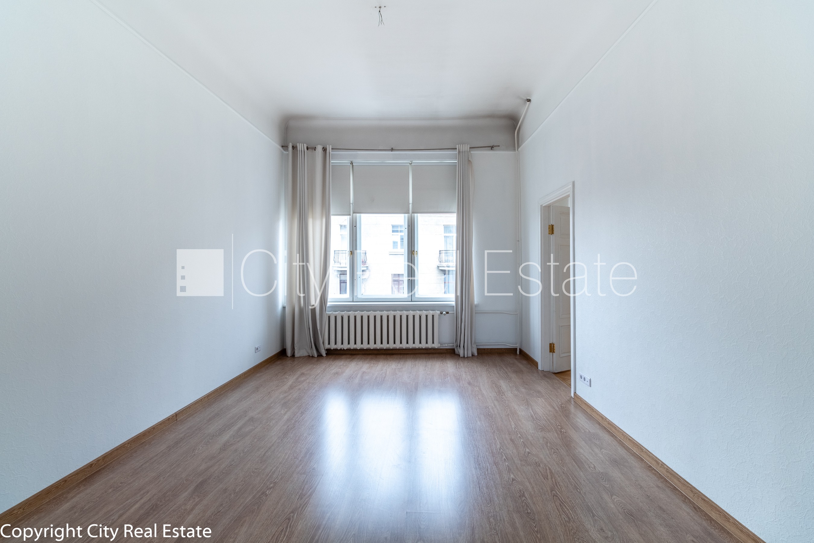 Sludinājumi. Fasādes māja, renovēta māja, ķieģeļu mūra sienas, fasāde ar dekoratīvo apmetumu, labiekārtota Cena: 425000 EUR Foto #6