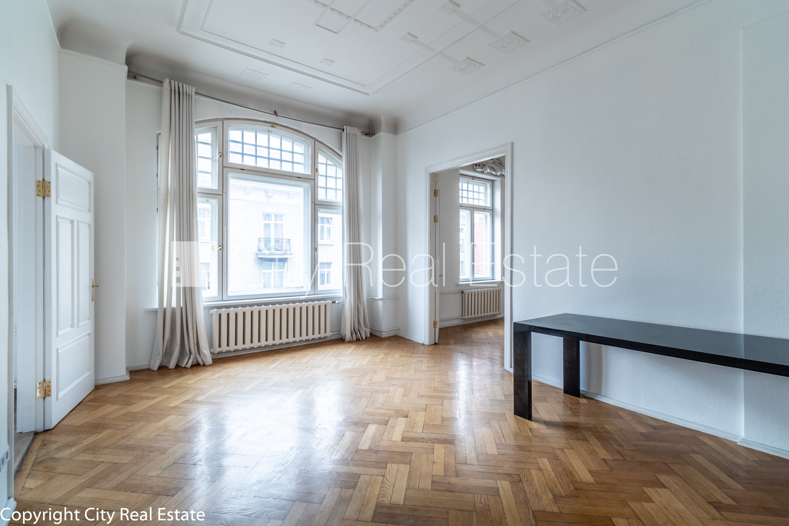 Sludinājumi. Fasādes māja, renovēta māja, ķieģeļu mūra sienas, fasāde ar dekoratīvo apmetumu, labiekārtota Cena: 425000 EUR Foto #1