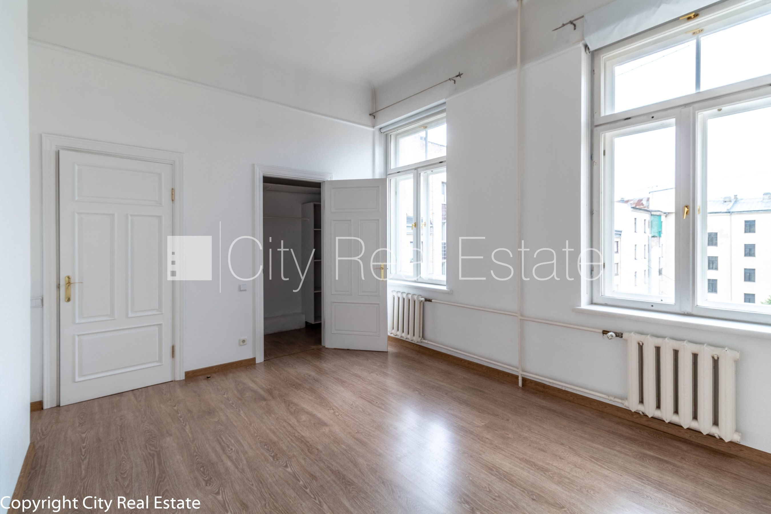 Sludinājumi. Fasādes māja, renovēta māja, ķieģeļu mūra sienas, fasāde ar dekoratīvo apmetumu, labiekārtota Cena: 425000 EUR Foto #7