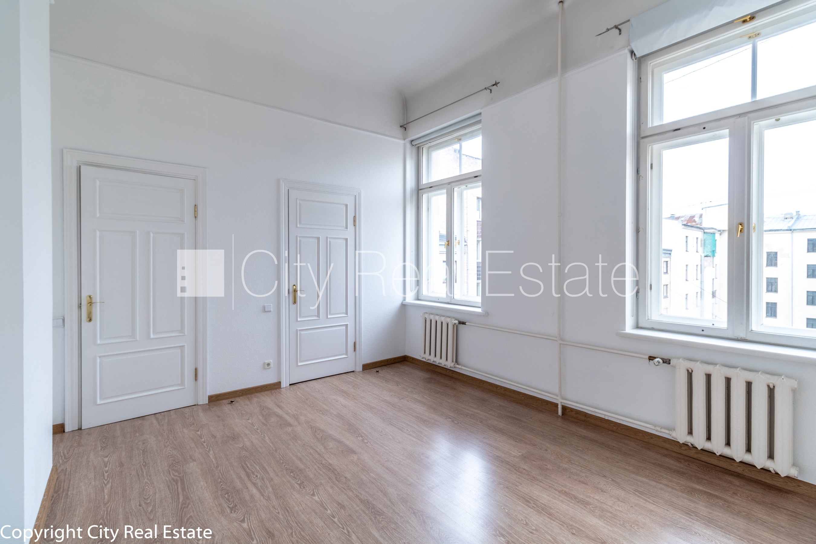 Sludinājumi. Fasādes māja, renovēta māja, ķieģeļu mūra sienas, fasāde ar dekoratīvo apmetumu, labiekārtota Cena: 425000 EUR Foto #8