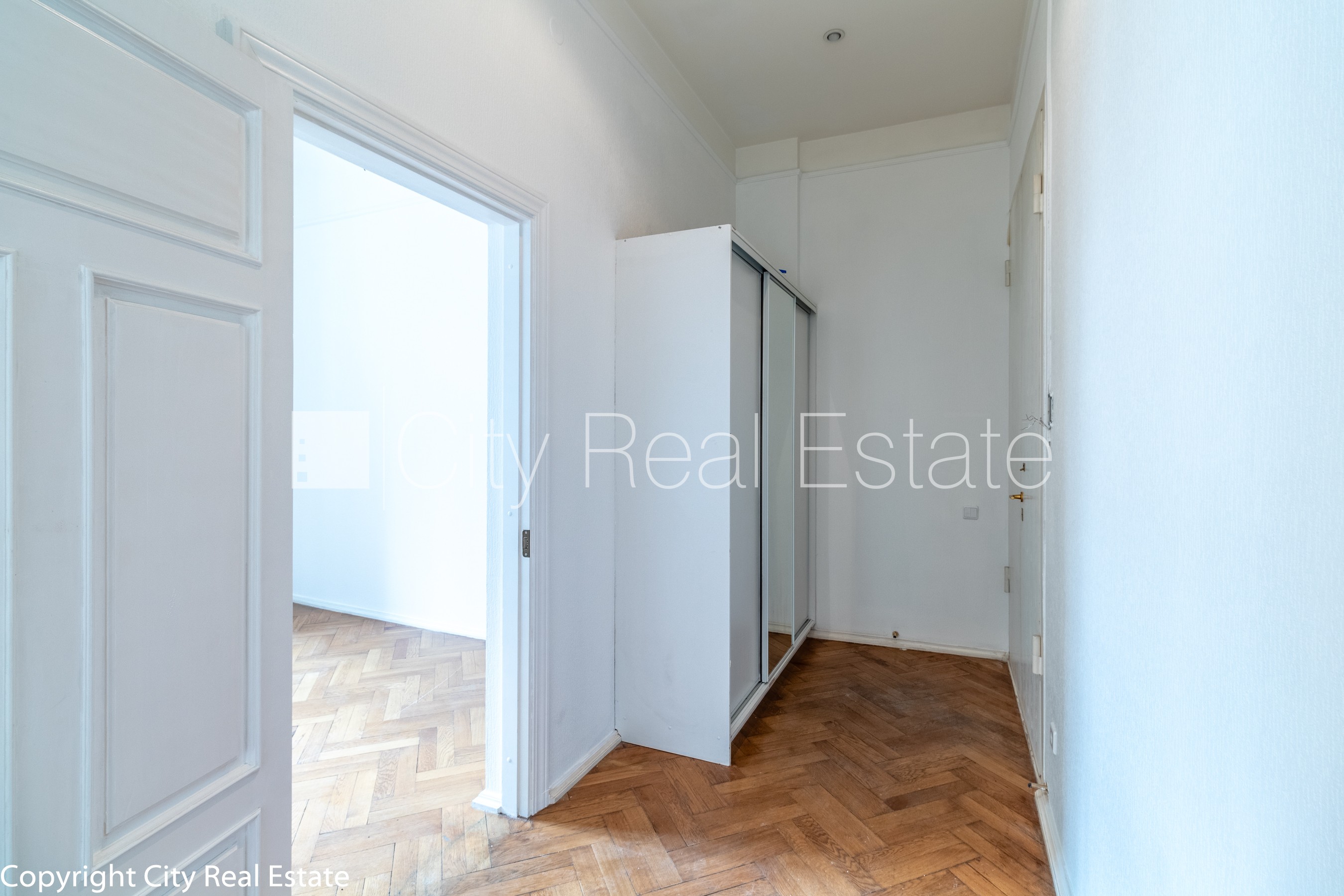 Sludinājumi. Fasādes māja, renovēta māja, ķieģeļu mūra sienas, fasāde ar dekoratīvo apmetumu, labiekārtota Cena: 425000 EUR Foto #18