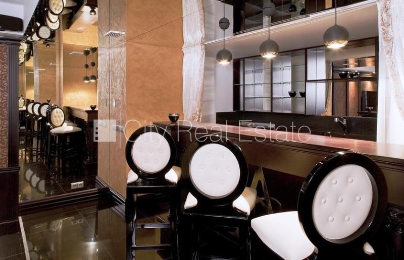 Sludinājumi. Projekts - Aleksandra Appartments, fasādes māja, renovēta māja, teritorijas iebrauktuves vārti Cena: 1000 EUR/mēn Foto #16