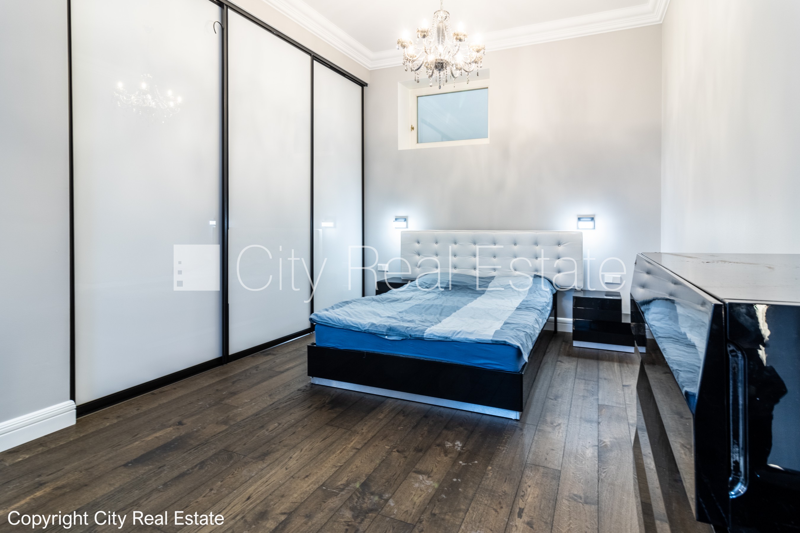 Sludinājumi. Projekts - Aleksandra Appartments, fasādes māja, renovēta māja, teritorijas iebrauktuves vārti Cena: 1000 EUR/mēn Foto #6