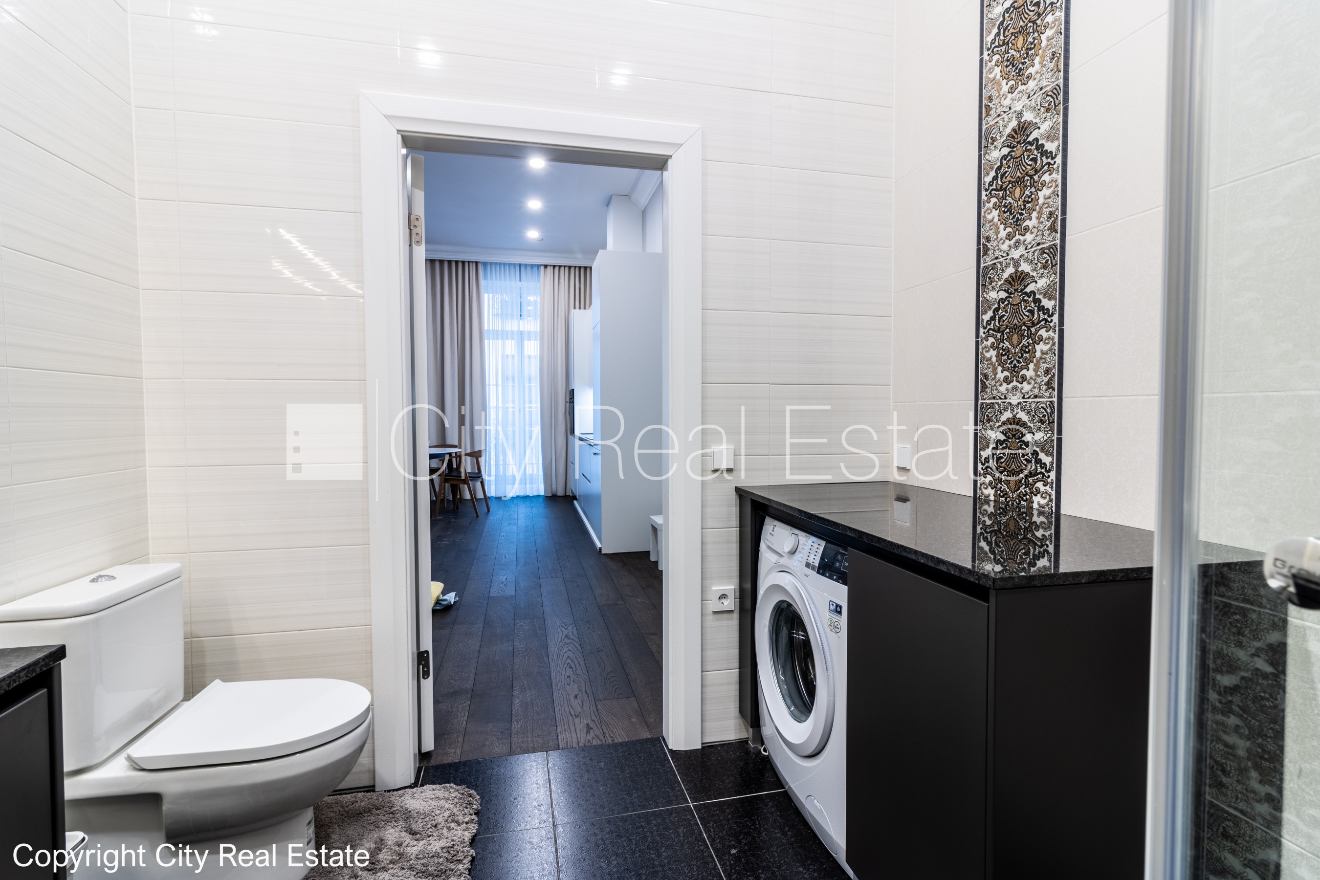 Sludinājumi. Projekts - Aleksandra Appartments, fasādes māja, renovēta māja, teritorijas iebrauktuves vārti Cena: 1000 EUR/mēn Foto #8