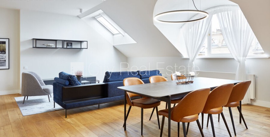 Sludinājumi. Projekts - Aleksandra Appartments, fasādes māja, renovēta māja, slēgts pagalms, iespēja nomāt Cena: 3500 EUR/mēn Foto #2