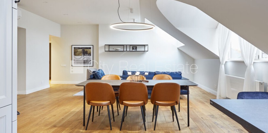 Sludinājumi. Projekts - Aleksandra Appartments, fasādes māja, renovēta māja, slēgts pagalms, iespēja nomāt Cena: 3500 EUR/mēn Foto #3