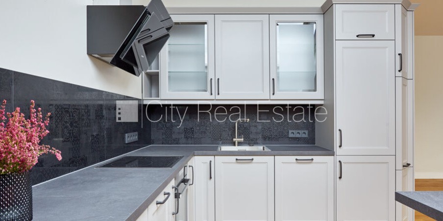 Sludinājumi. Projekts - Aleksandra Appartments, fasādes māja, renovēta māja, slēgts pagalms, iespēja nomāt Cena: 3500 EUR/mēn Foto #7