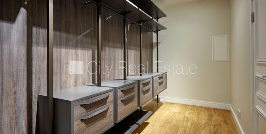 Sludinājumi. Projekts - Aleksandra Appartments, fasādes māja, renovēta māja, slēgts pagalms, iespēja nomāt Cena: 3500 EUR/mēn Foto #9