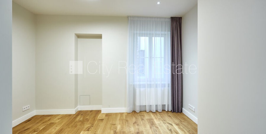 Sludinājumi. Projekts - Aleksandra Appartments, fasādes māja, renovēta māja, slēgts pagalms, iespēja nomāt Cena: 3500 EUR/mēn Foto #13