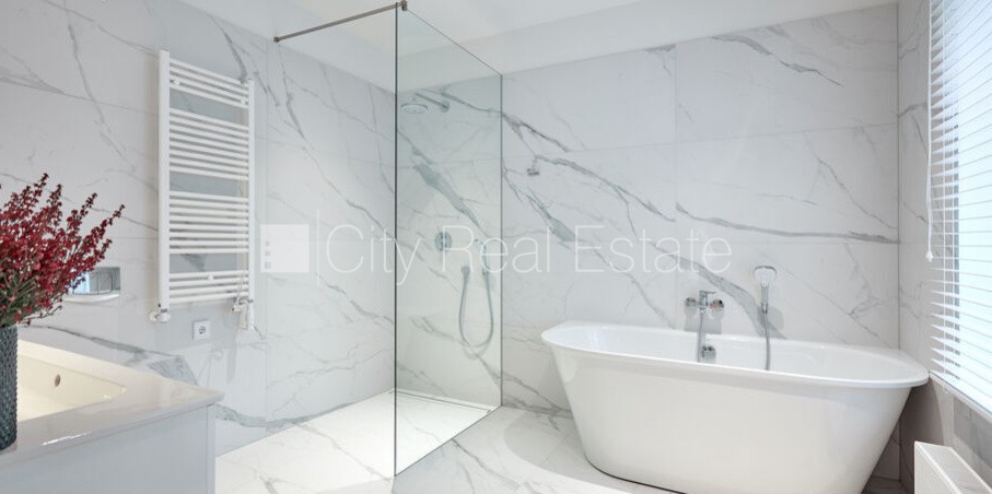 Sludinājumi. Projekts - Aleksandra Appartments, fasādes māja, renovēta māja, slēgts pagalms, iespēja nomāt Cena: 3500 EUR/mēn Foto #14