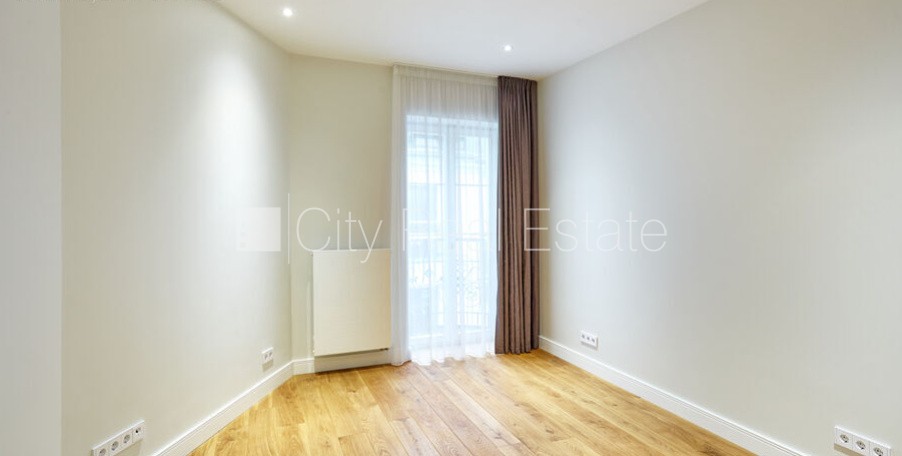 Sludinājumi. Projekts - Aleksandra Appartments, fasādes māja, renovēta māja, slēgts pagalms, iespēja nomāt Cena: 3500 EUR/mēn Foto #17