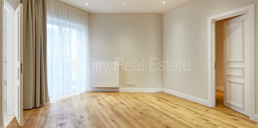 Sludinājumi. Projekts - Aleksandra Appartments, fasādes māja, renovēta māja, slēgts pagalms, iespēja nomāt Cena: 3500 EUR/mēn Foto #19