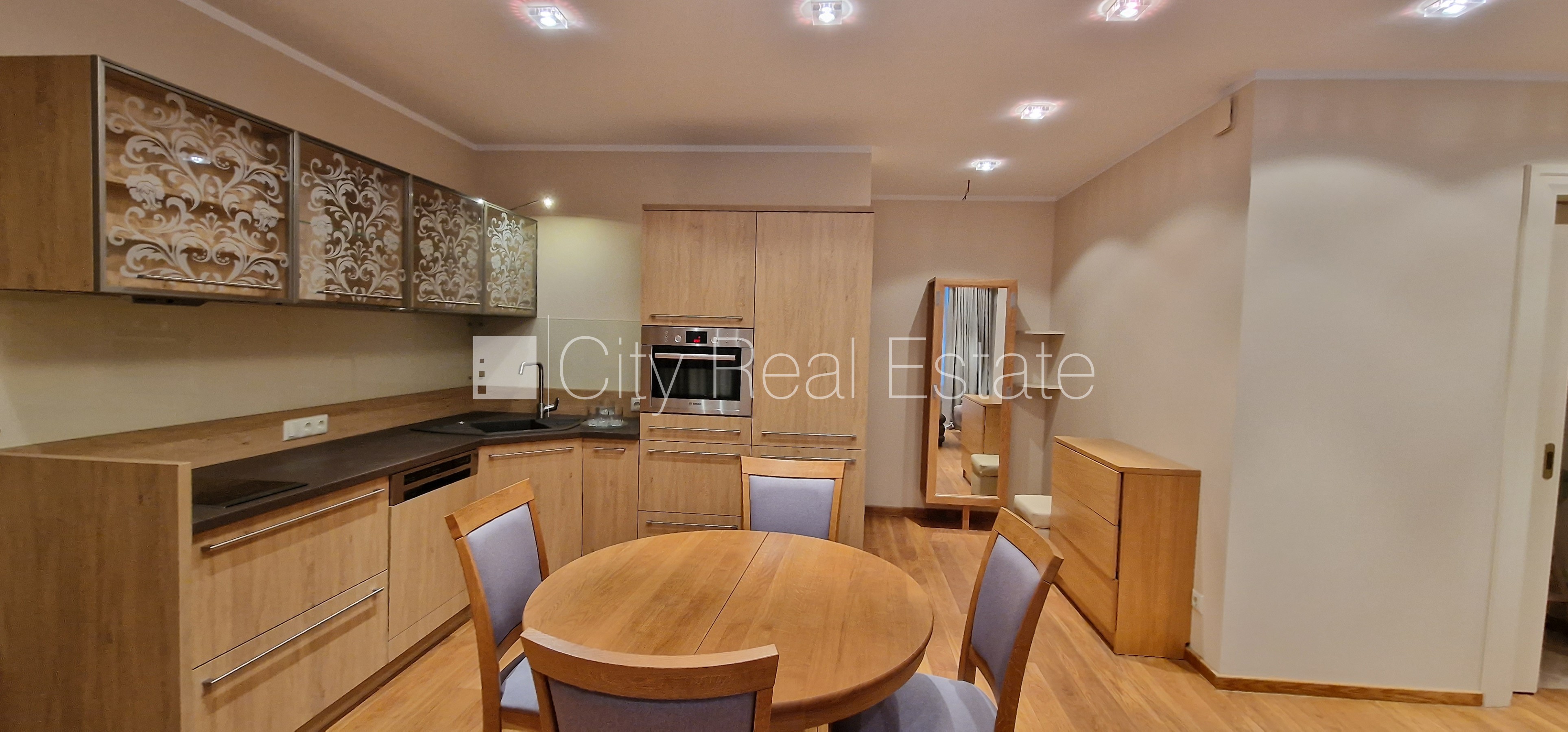 Sludinājumi. Projekts - Aleksandra Appartments, renovēta māja, slēgts pagalms, vieta automašīnai, pazemes Cena: 242000 EUR Foto #4