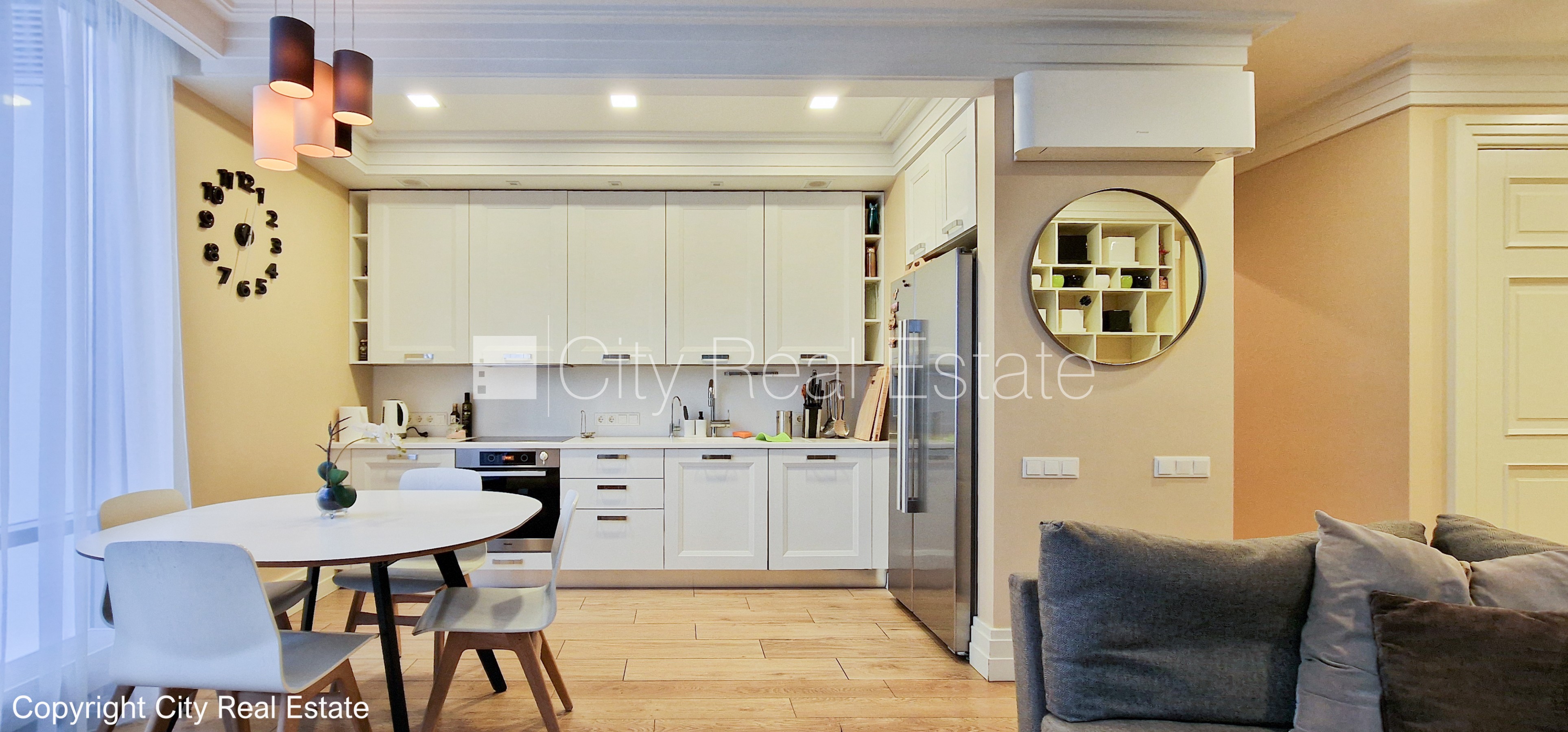 Sludinājumi. Projekts - Aleksandra Appartments, fasādes māja, renovēta māja, vieta vairākām automašīnām, iespēja Cena: 1700 EUR/mēn Foto #1