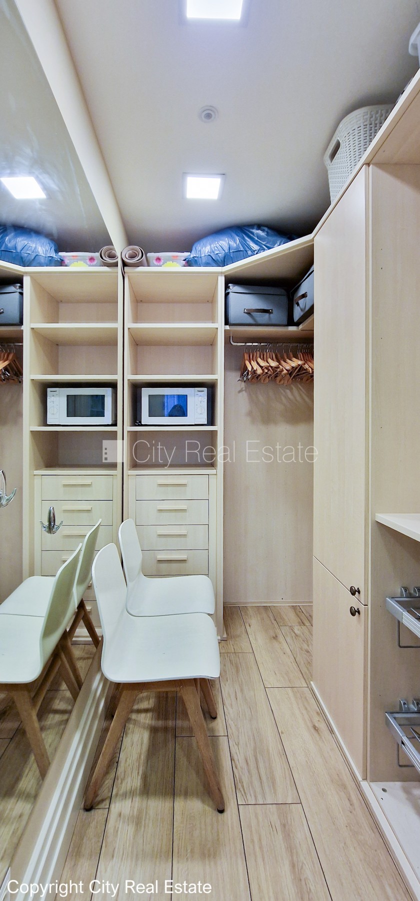 Sludinājumi. Projekts - Aleksandra Appartments, fasādes māja, renovēta māja, vieta vairākām automašīnām, iespēja Cena: 1700 EUR/mēn Foto #16