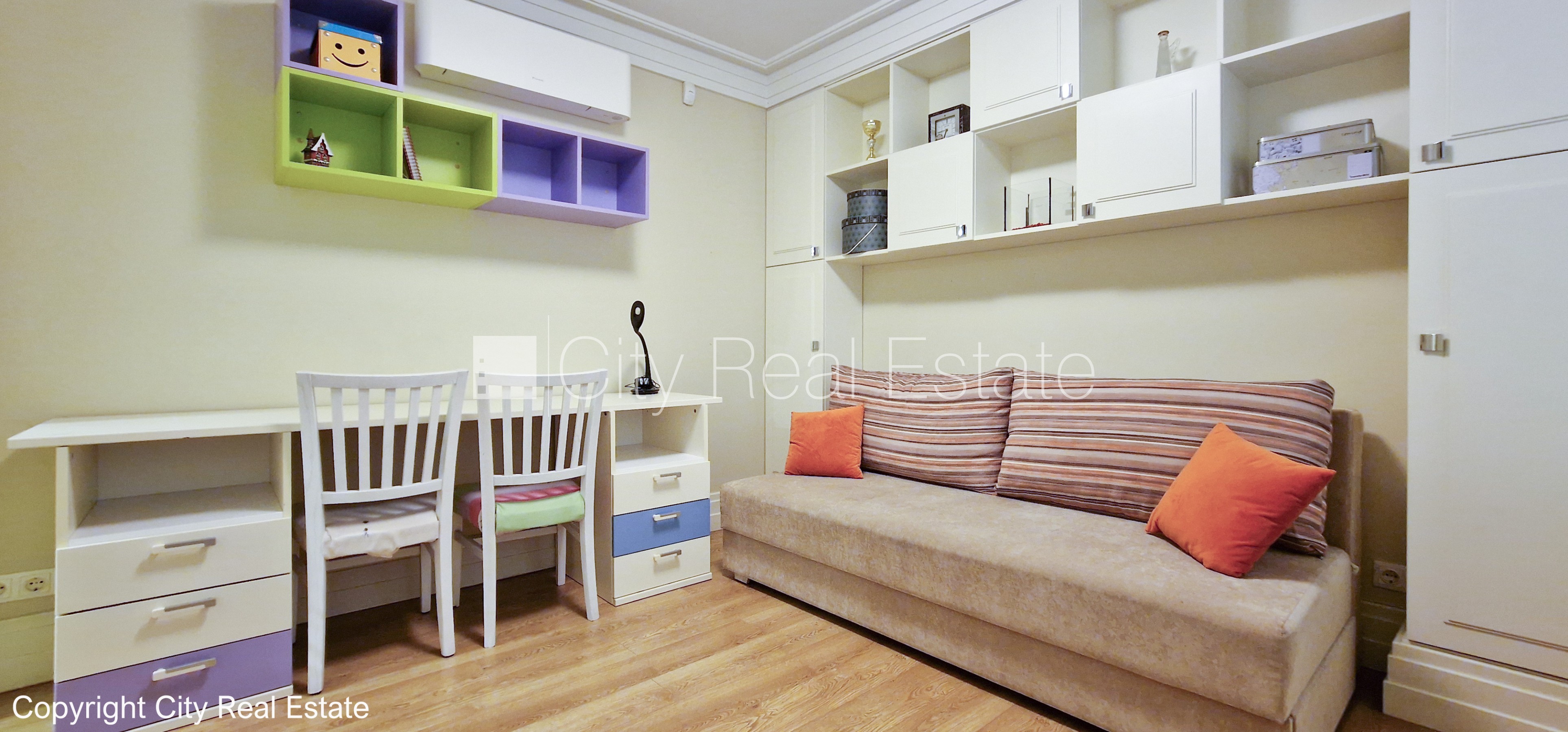 Sludinājumi. Projekts - Aleksandra Appartments, fasādes māja, renovēta māja, vieta vairākām automašīnām, iespēja Cena: 1700 EUR/mēn Foto #19