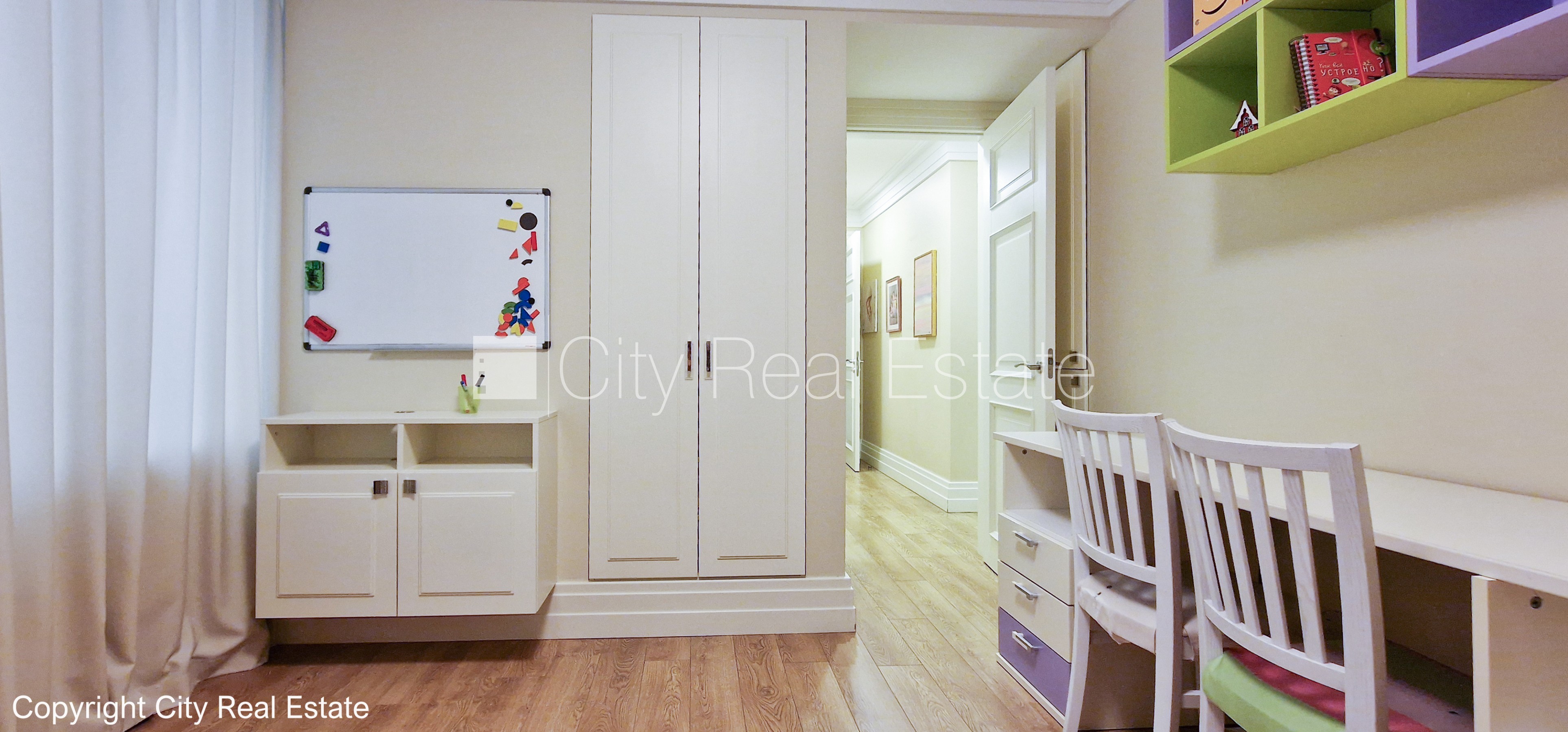 Sludinājumi. Projekts - Aleksandra Appartments, fasādes māja, renovēta māja, vieta vairākām automašīnām, iespēja Cena: 1700 EUR/mēn Foto #20