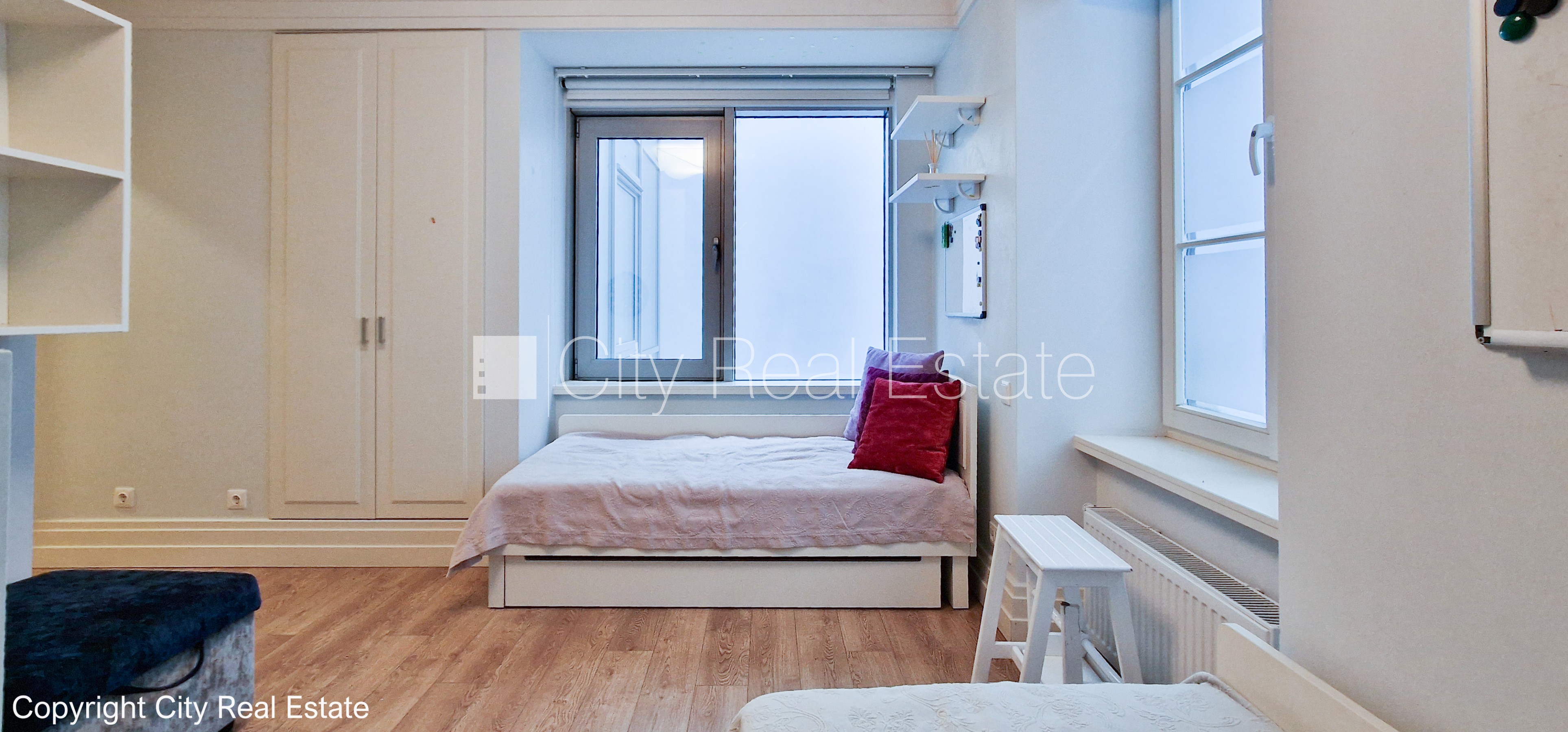 Sludinājumi. Projekts - Aleksandra Appartments, fasādes māja, renovēta māja, vieta vairākām automašīnām, iespēja Cena: 1700 EUR/mēn Foto #25