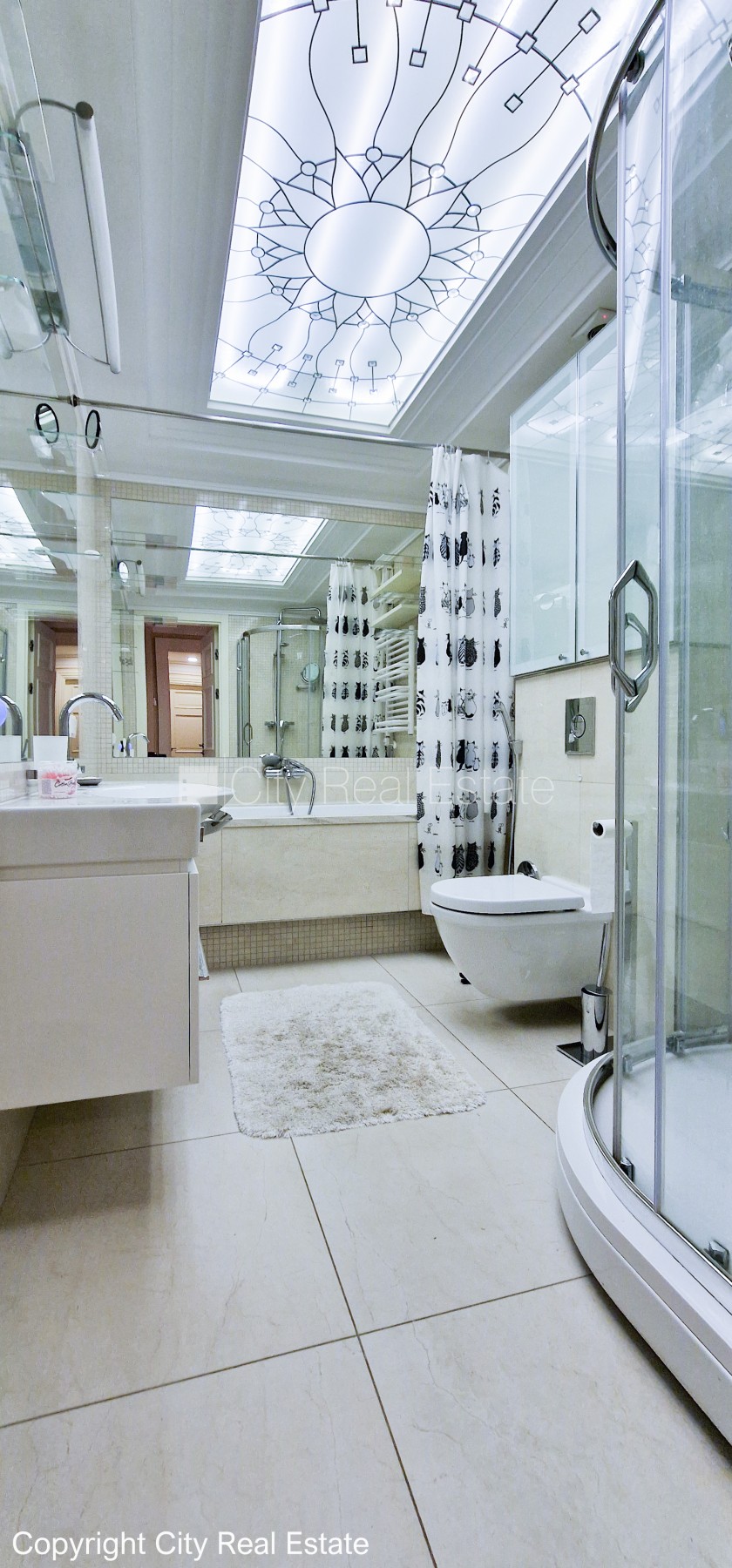 Sludinājumi. Projekts - Aleksandra Appartments, fasādes māja, renovēta māja, vieta vairākām automašīnām, iespēja Cena: 1700 EUR/mēn Foto #14