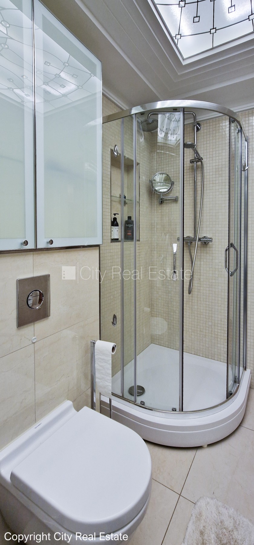 Sludinājumi. Projekts - Aleksandra Appartments, fasādes māja, renovēta māja, vieta vairākām automašīnām, iespēja Cena: 1700 EUR/mēn Foto #15