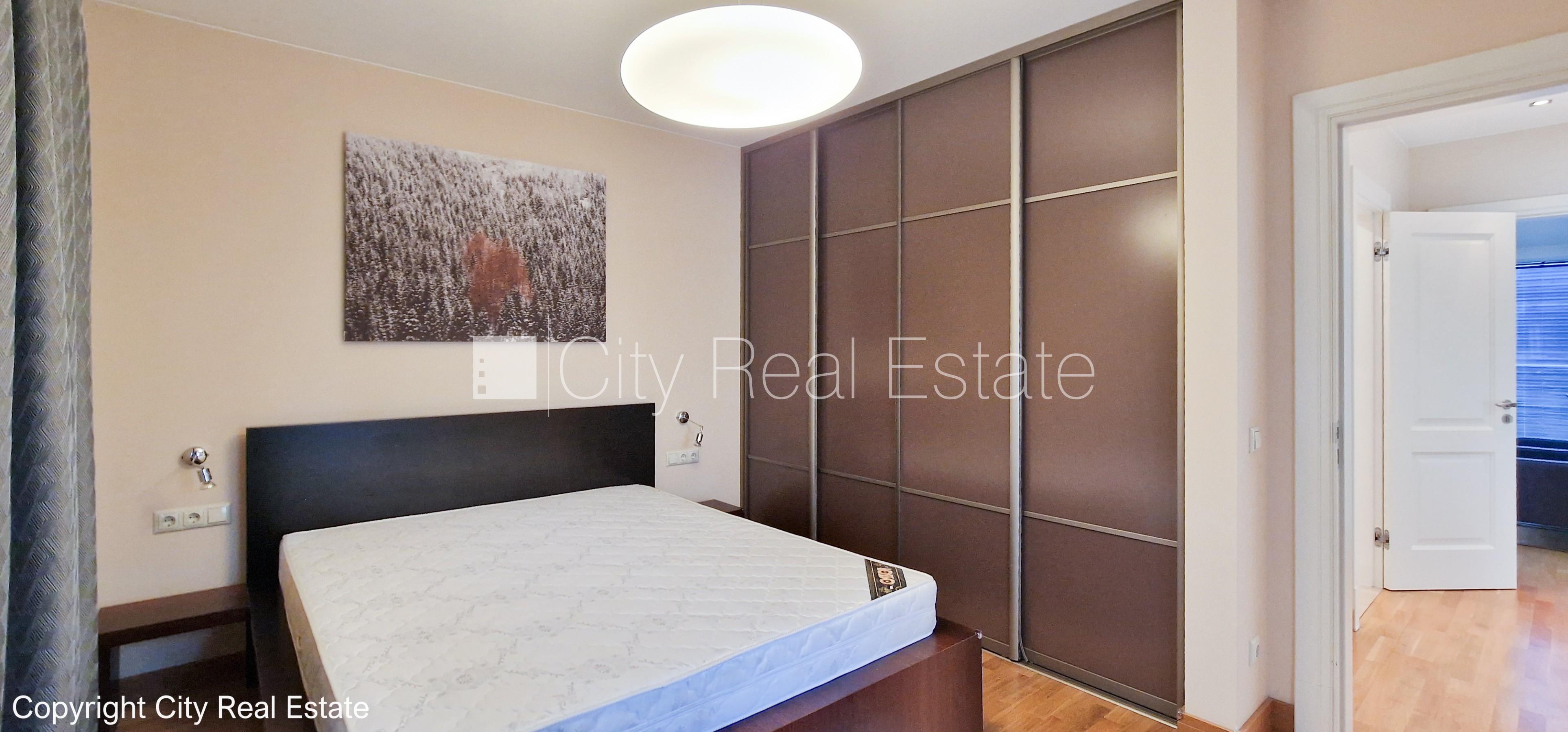 Sludinājumi. Projekts - Aleksandra Appartments, fasādes māja, renovēta māja, slēgts pagalms, vieta vairākām Cena: 2600 EUR/mēn Foto #16