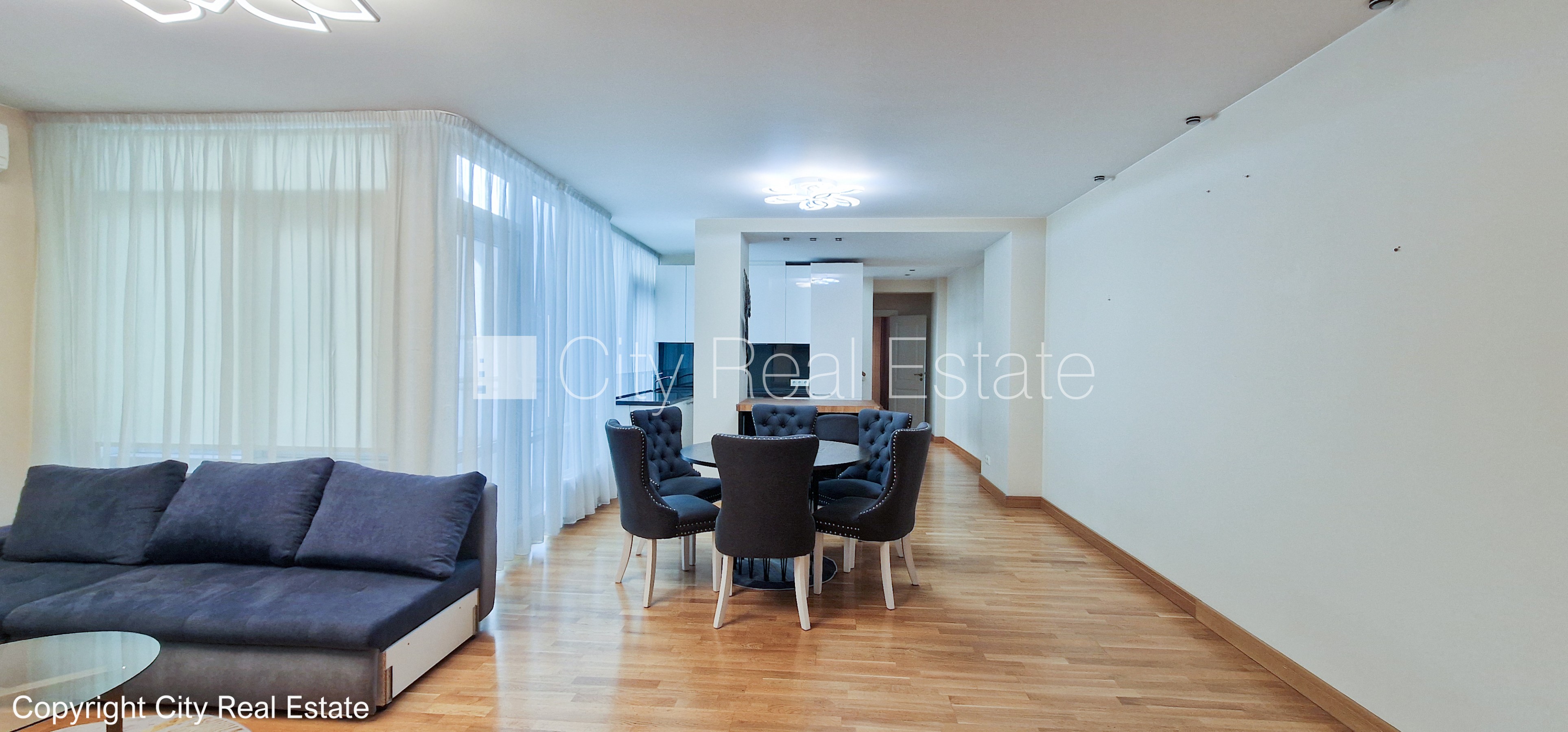 Sludinājumi. Projekts - Aleksandra Appartments, fasādes māja, renovēta māja, slēgts pagalms, vieta vairākām Cena: 2600 EUR/mēn Foto #2