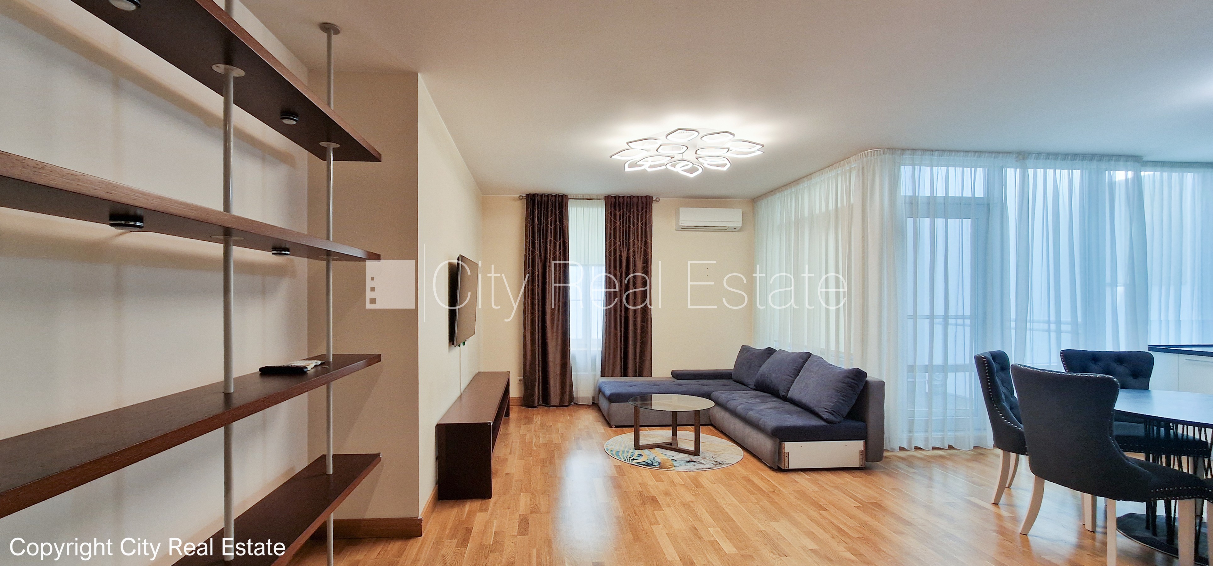 Sludinājumi. Projekts - Aleksandra Appartments, fasādes māja, renovēta māja, slēgts pagalms, vieta vairākām Cena: 2600 EUR/mēn Foto #3