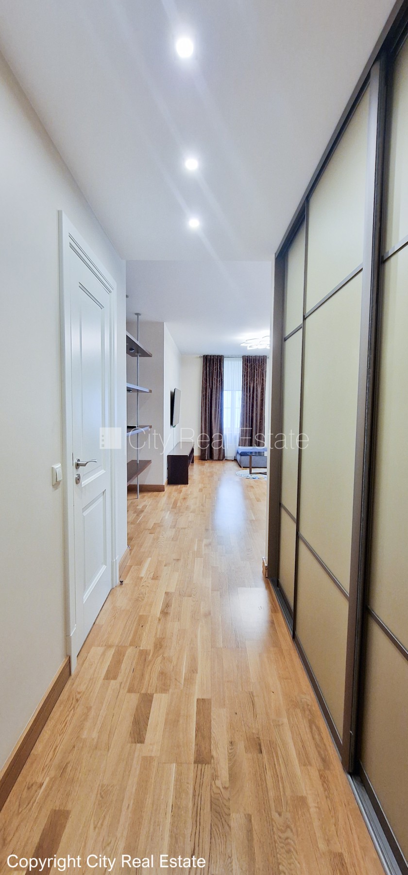 Sludinājumi. Projekts - Aleksandra Appartments, fasādes māja, renovēta māja, slēgts pagalms, vieta vairākām Cena: 2600 EUR/mēn Foto #23