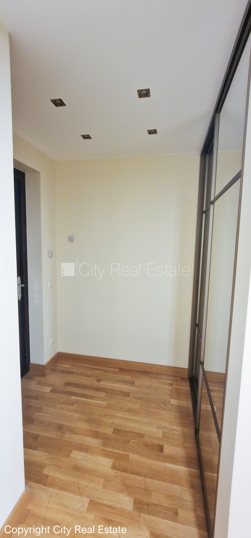 Sludinājumi. Projekts - Aleksandra Appartments, fasādes māja, renovēta māja, slēgts pagalms, vieta vairākām Cena: 2600 EUR/mēn Foto #22