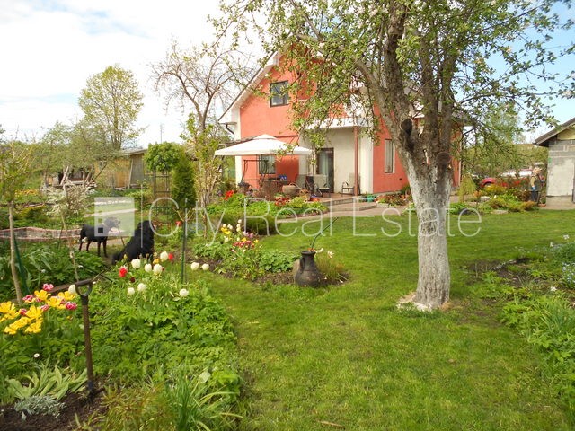 Sludinājumi. Labiekārtots apzaļumots pagalms, bruģēts piebraucamais ceļš, iežogota teritorija ar metāla sētu, Cena: 197000 EUR Foto #3
