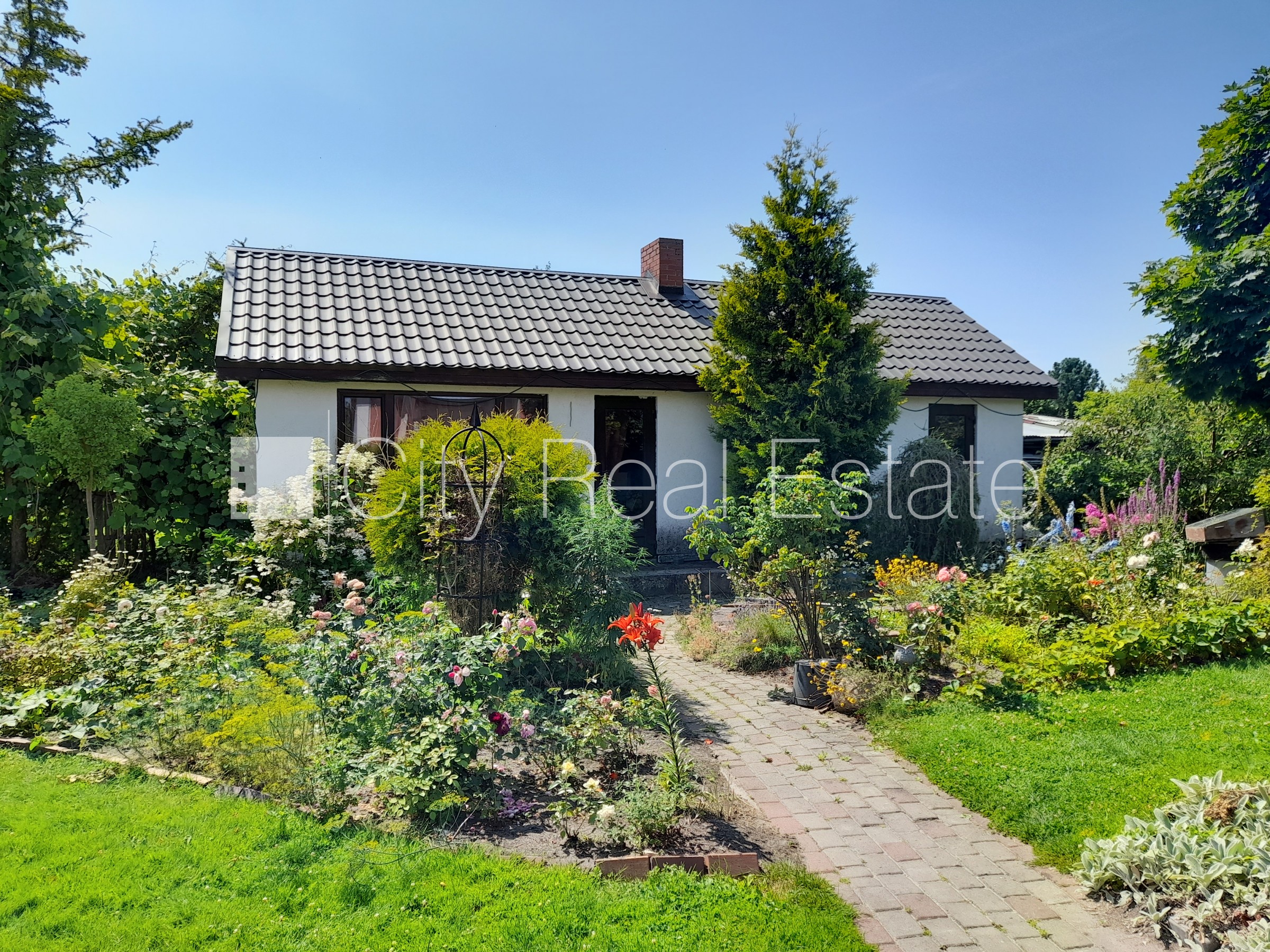 Sludinājumi. Labiekārtots apzaļumots pagalms, bruģēts piebraucamais ceļš, iežogota teritorija ar metāla sētu, Cena: 197000 EUR Foto #11
