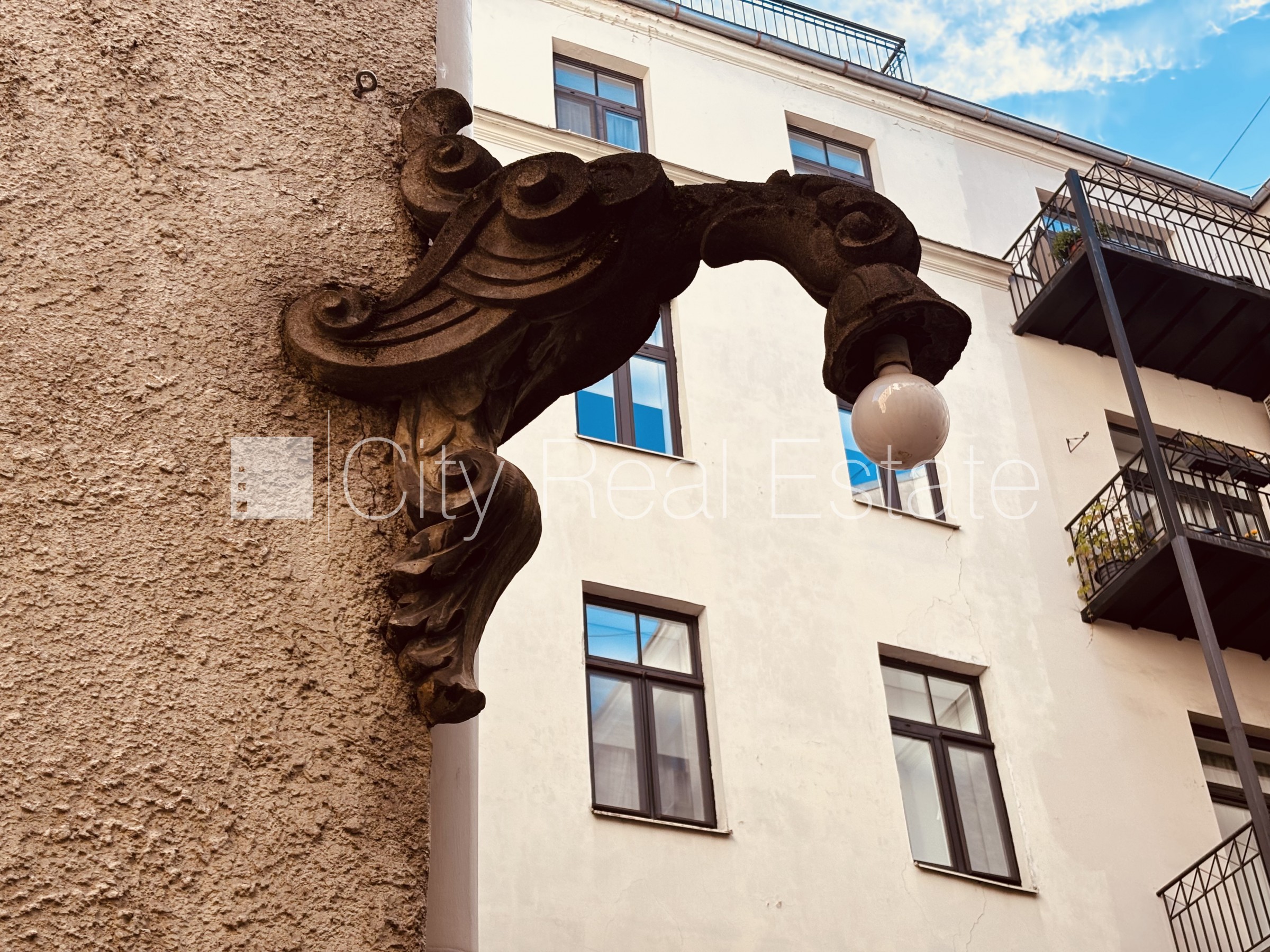 Sludinājumi. Renovēta māja, vieta automašīnai, objektu apsargā fiziskā apsardze, luksuss apartamenti , ir lifts, Cena: 3389 EUR/mēn Foto #21