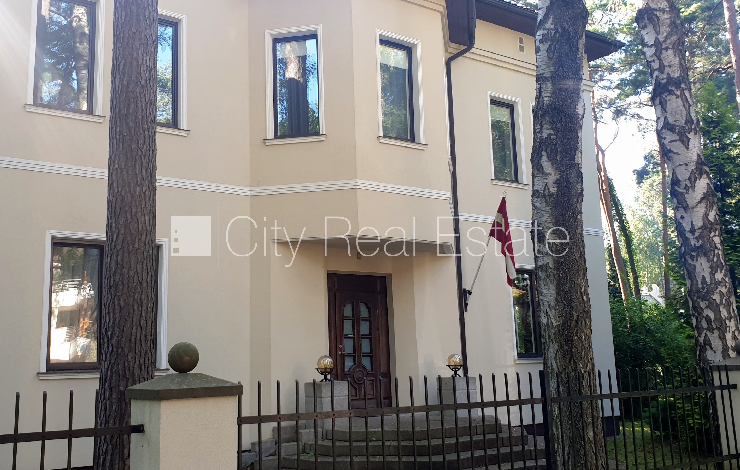 Sludinājumi. Zeme īpašumā, privātmāja, jaunceltne, keramzīta bloku sienas, labiekārtota apzaļumota teritorija Cena: 750000 EUR Foto #4