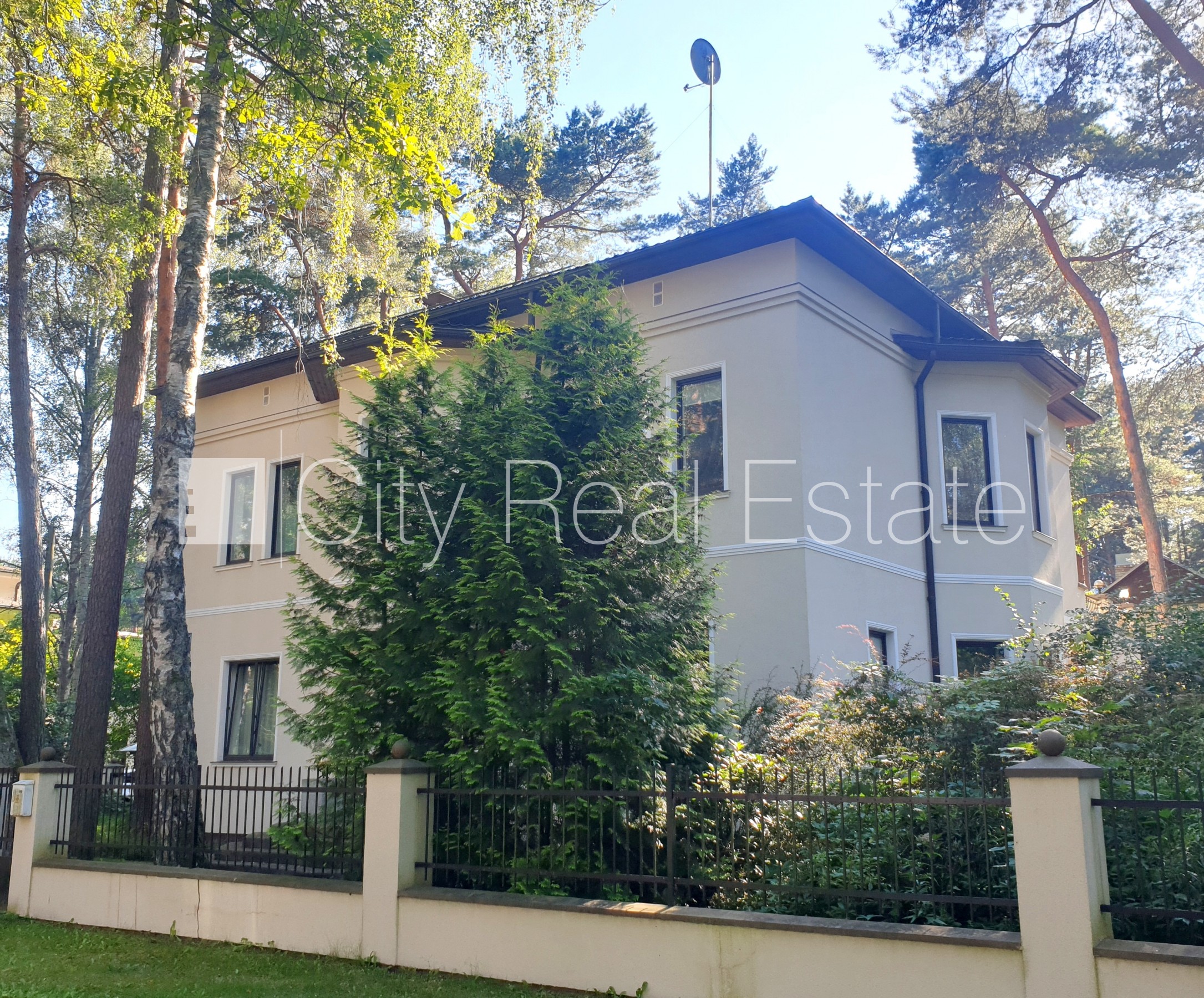 Sludinājumi. Zeme īpašumā, privātmāja, jaunceltne, keramzīta bloku sienas, labiekārtota apzaļumota teritorija Cena: 750000 EUR Foto #3