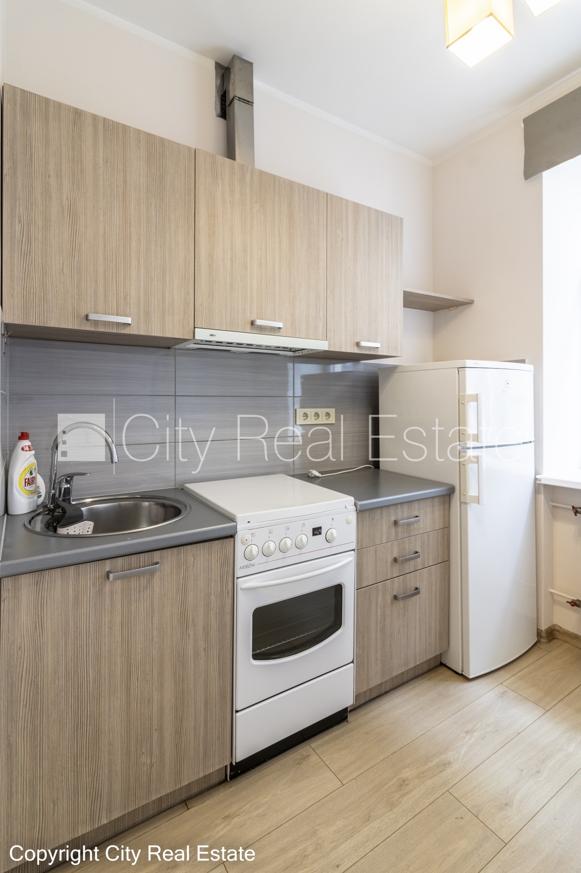 Sludinājumi. Fasādes māja, renovēta māja, labiekārtota apzaļumota teritorija, ieeja no ielas un pagalma, kāpņu Cena: 580 EUR/mēn Foto #7