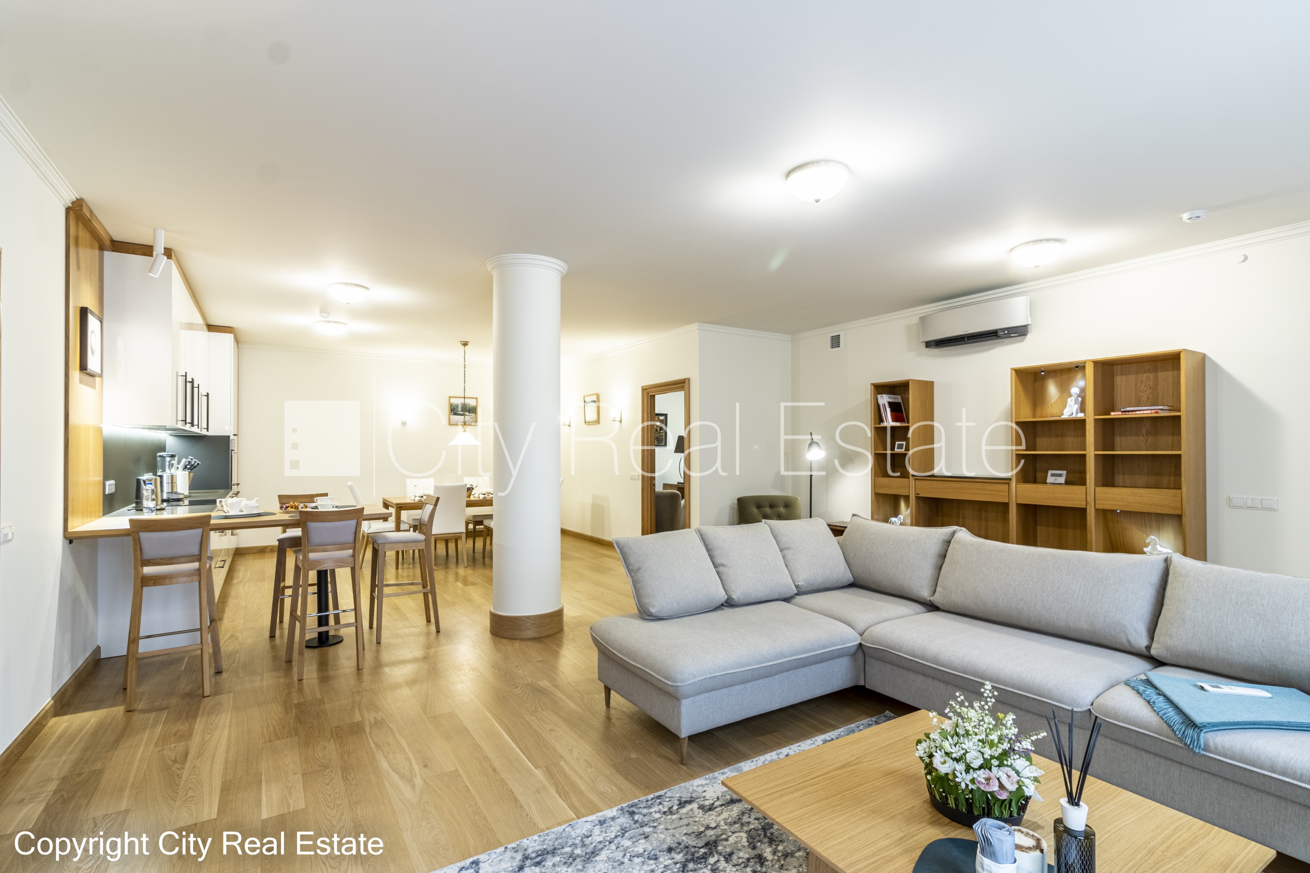 Sludinājumi. Pagalma māja, renovēta māja, dzīvokļu skaits ēkā  11 gab., slēgts pagalms, teritorijas iebrauktuves Cena: 1800 EUR/mēn Foto #4