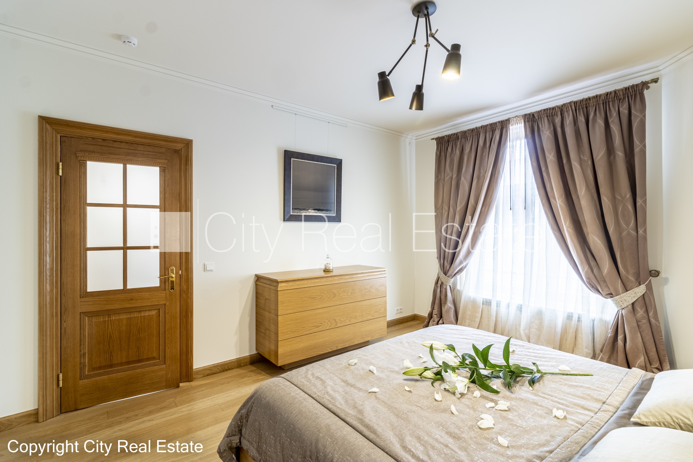 Sludinājumi. Pagalma māja, renovēta māja, dzīvokļu skaits ēkā  11 gab., slēgts pagalms, teritorijas iebrauktuves Cena: 1800 EUR/mēn Foto #9