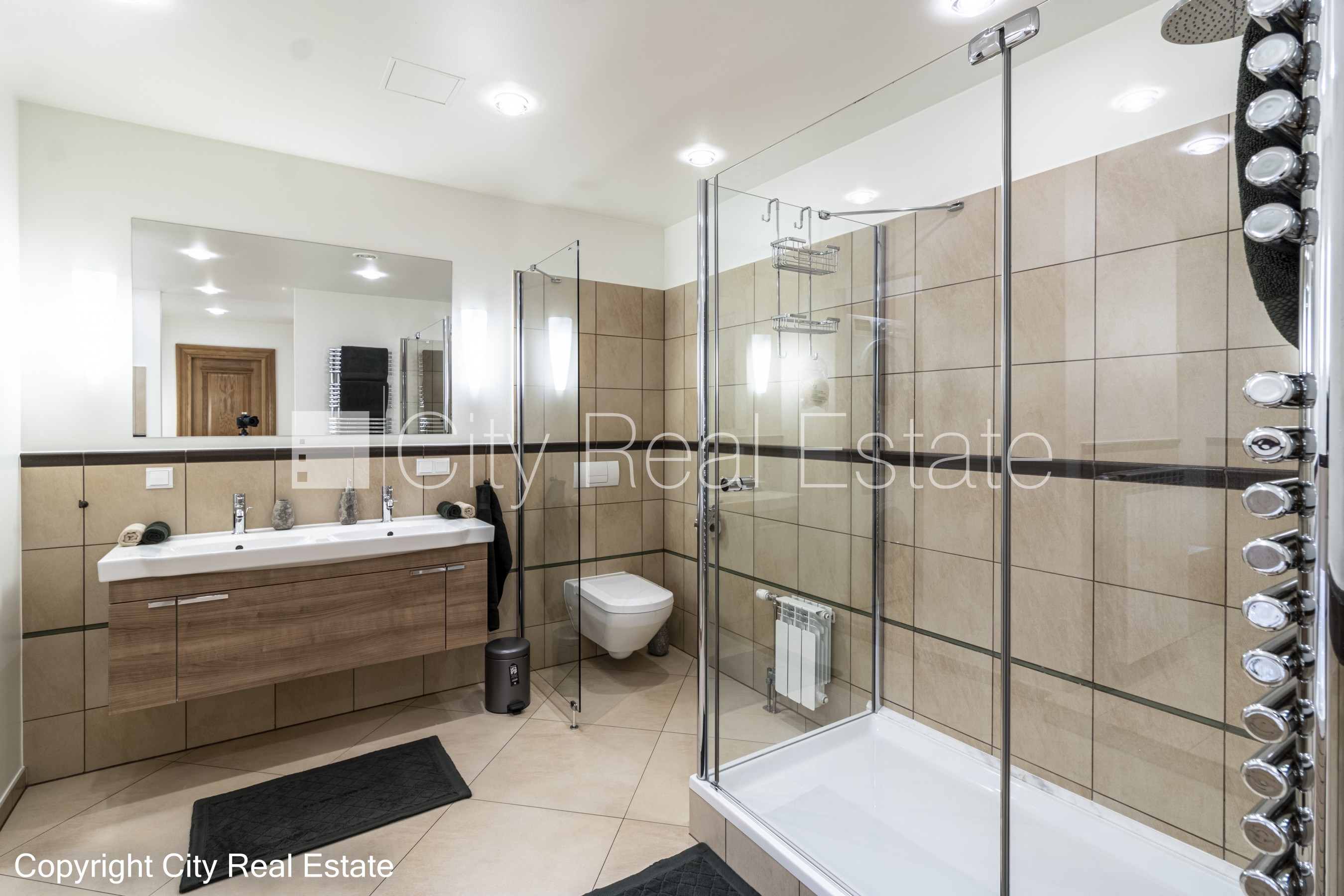 Sludinājumi. Pagalma māja, renovēta māja, dzīvokļu skaits ēkā  11 gab., slēgts pagalms, teritorijas iebrauktuves Cena: 1800 EUR/mēn Foto #18