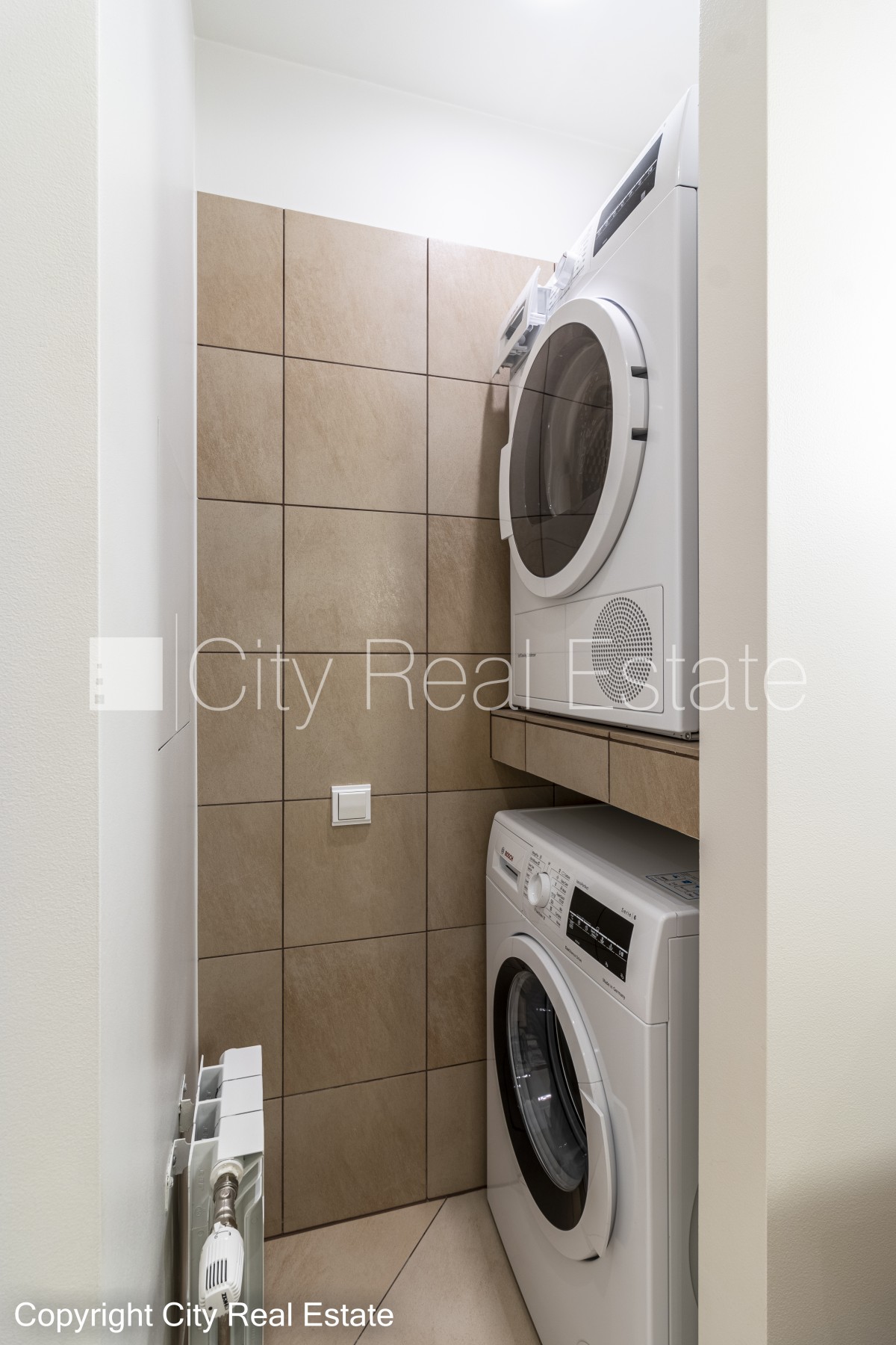 Sludinājumi. Pagalma māja, renovēta māja, dzīvokļu skaits ēkā  11 gab., slēgts pagalms, teritorijas iebrauktuves Cena: 1800 EUR/mēn Foto #20