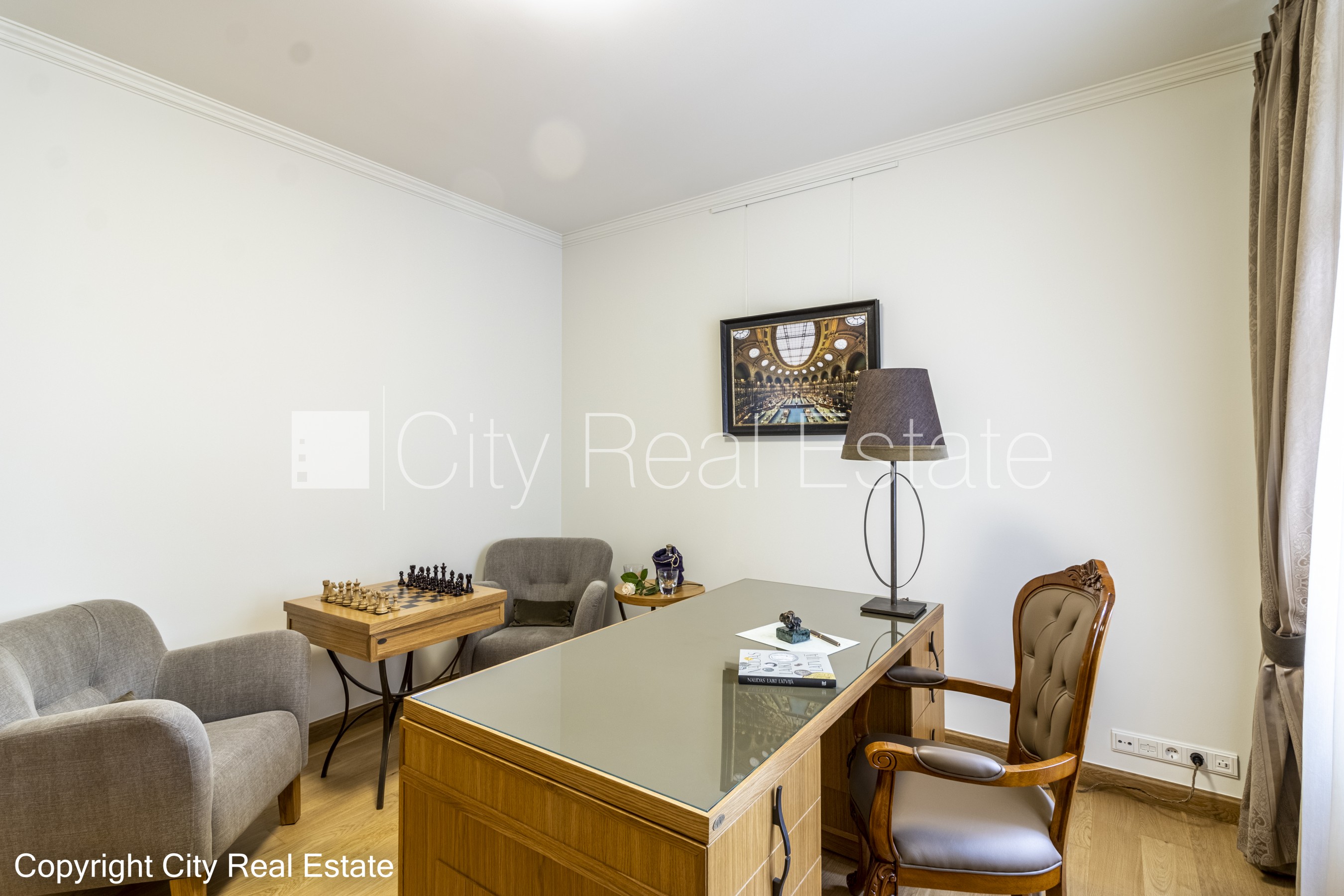 Sludinājumi. Pagalma māja, renovēta māja, dzīvokļu skaits ēkā  11 gab., slēgts pagalms, teritorijas iebrauktuves Cena: 1800 EUR/mēn Foto #12